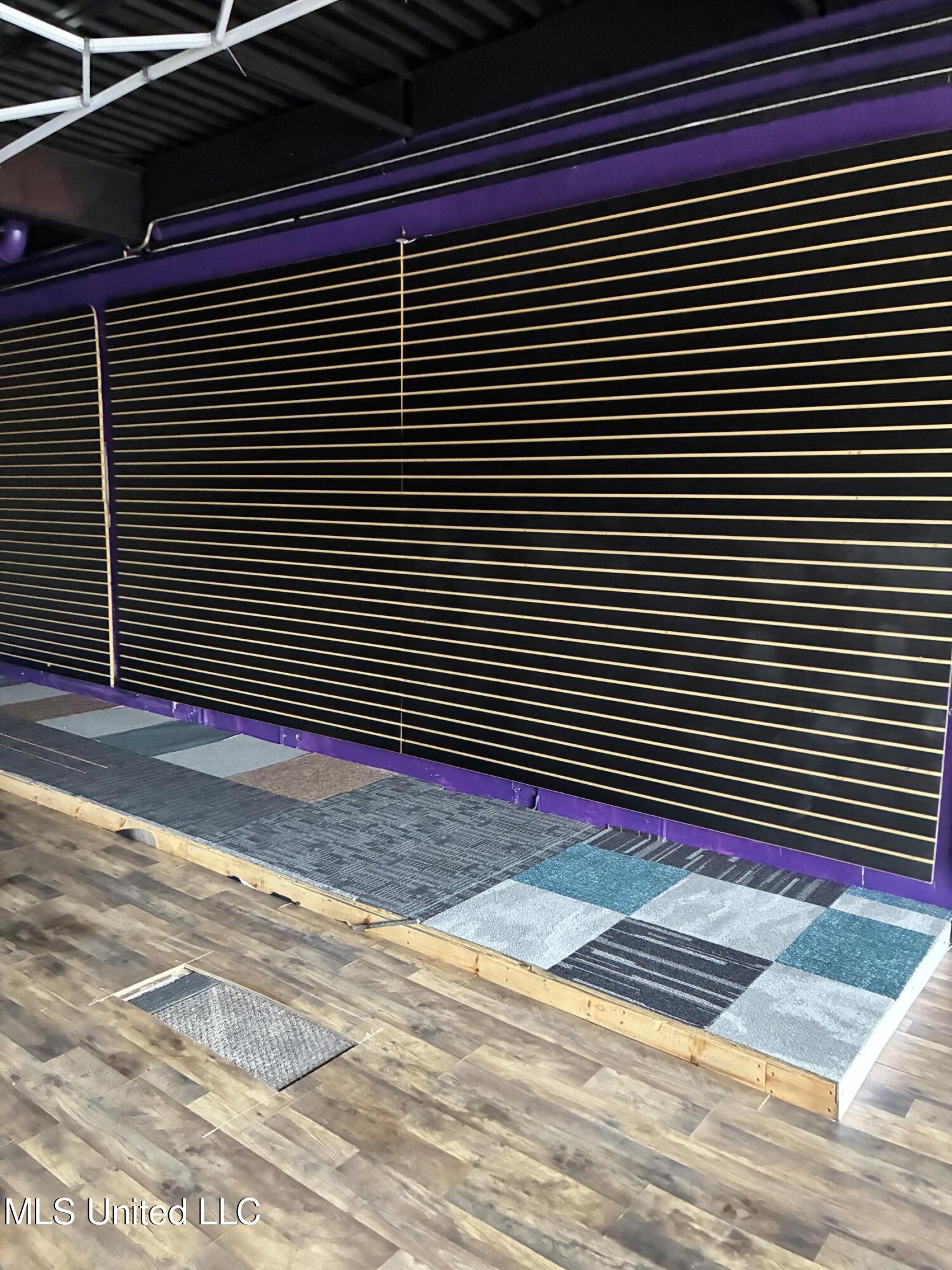 100 E Claiborne Avenue Property Photo 10