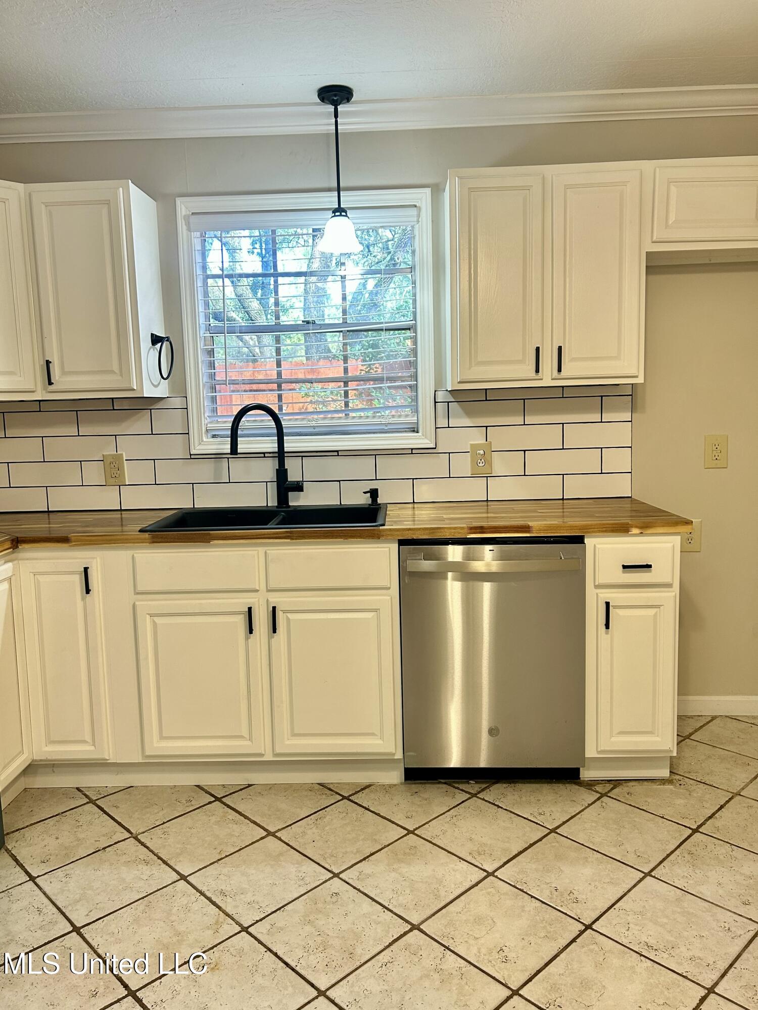 4211 Yeoman Court Property Photo 5