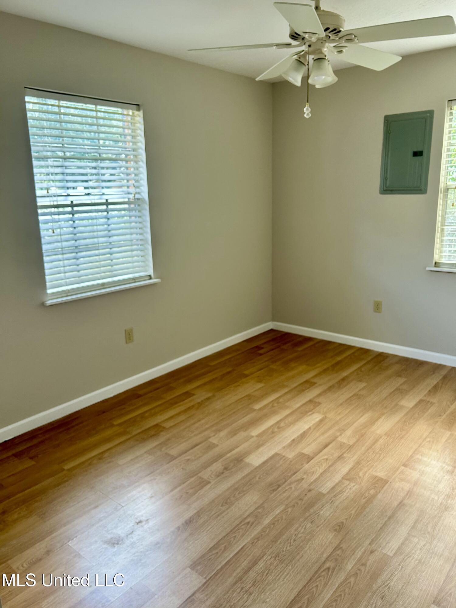 4211 Yeoman Court Property Photo 6