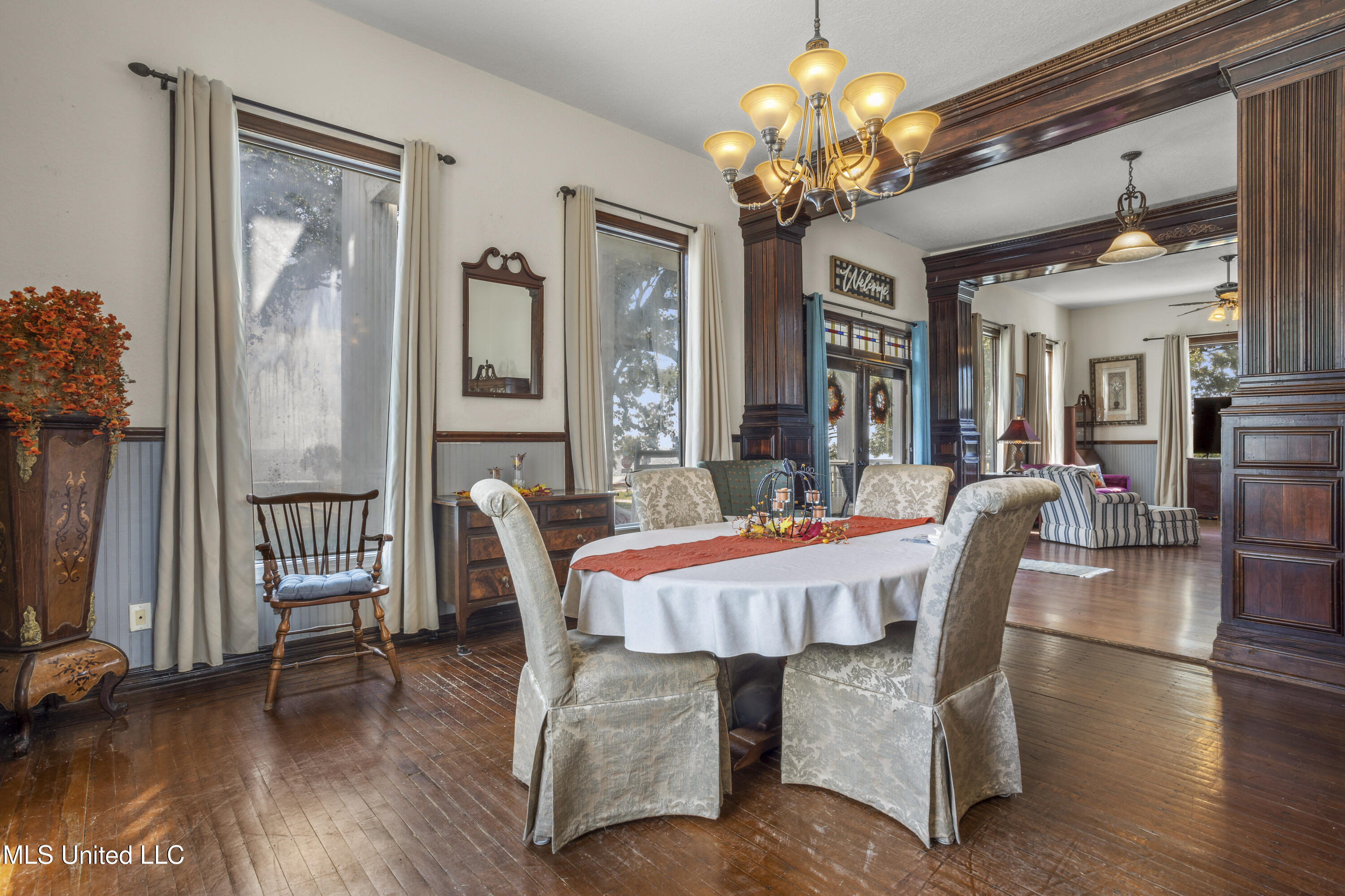 1096 Beach Boulevard Property Photo 15