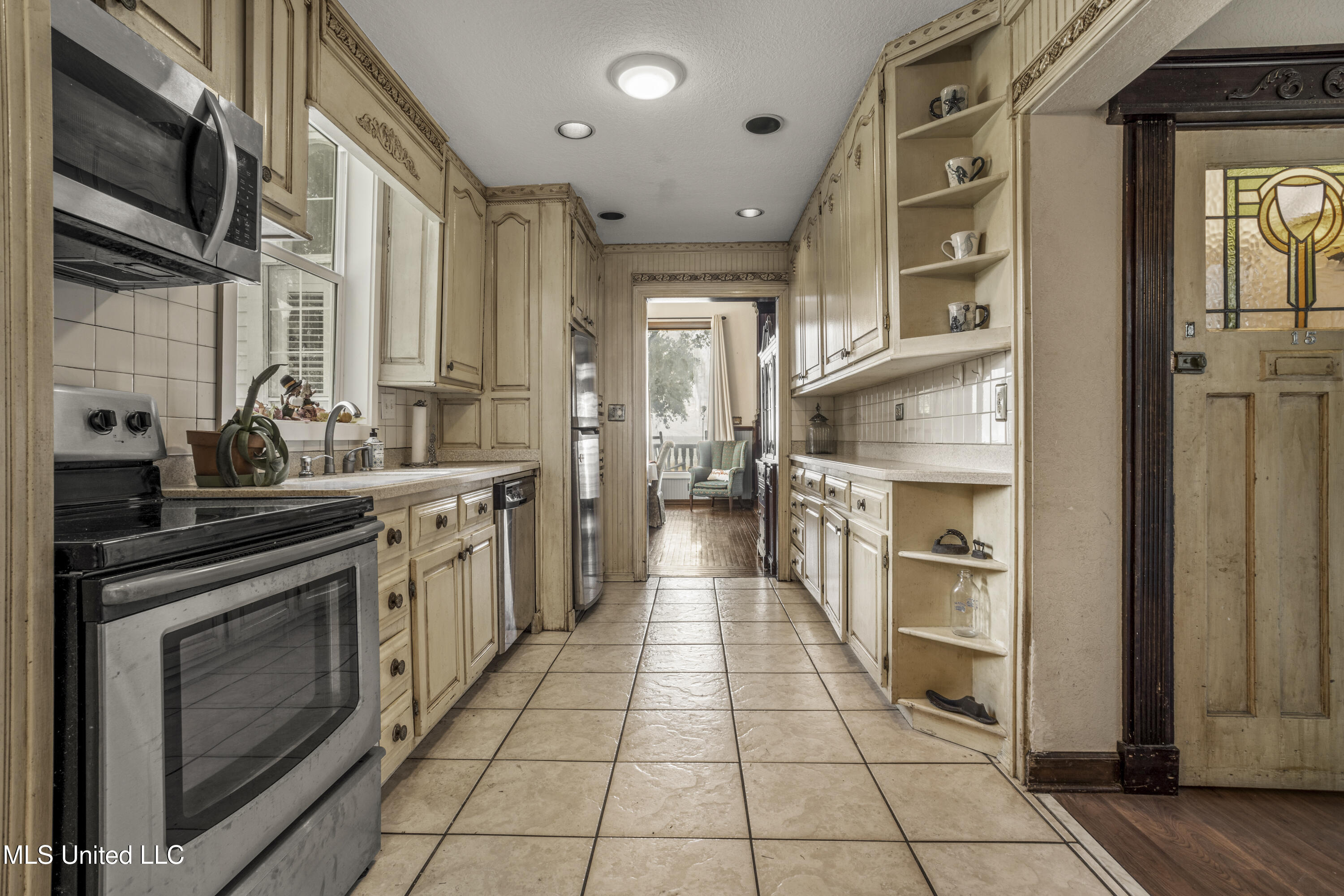 1096 Beach Boulevard Property Photo 17