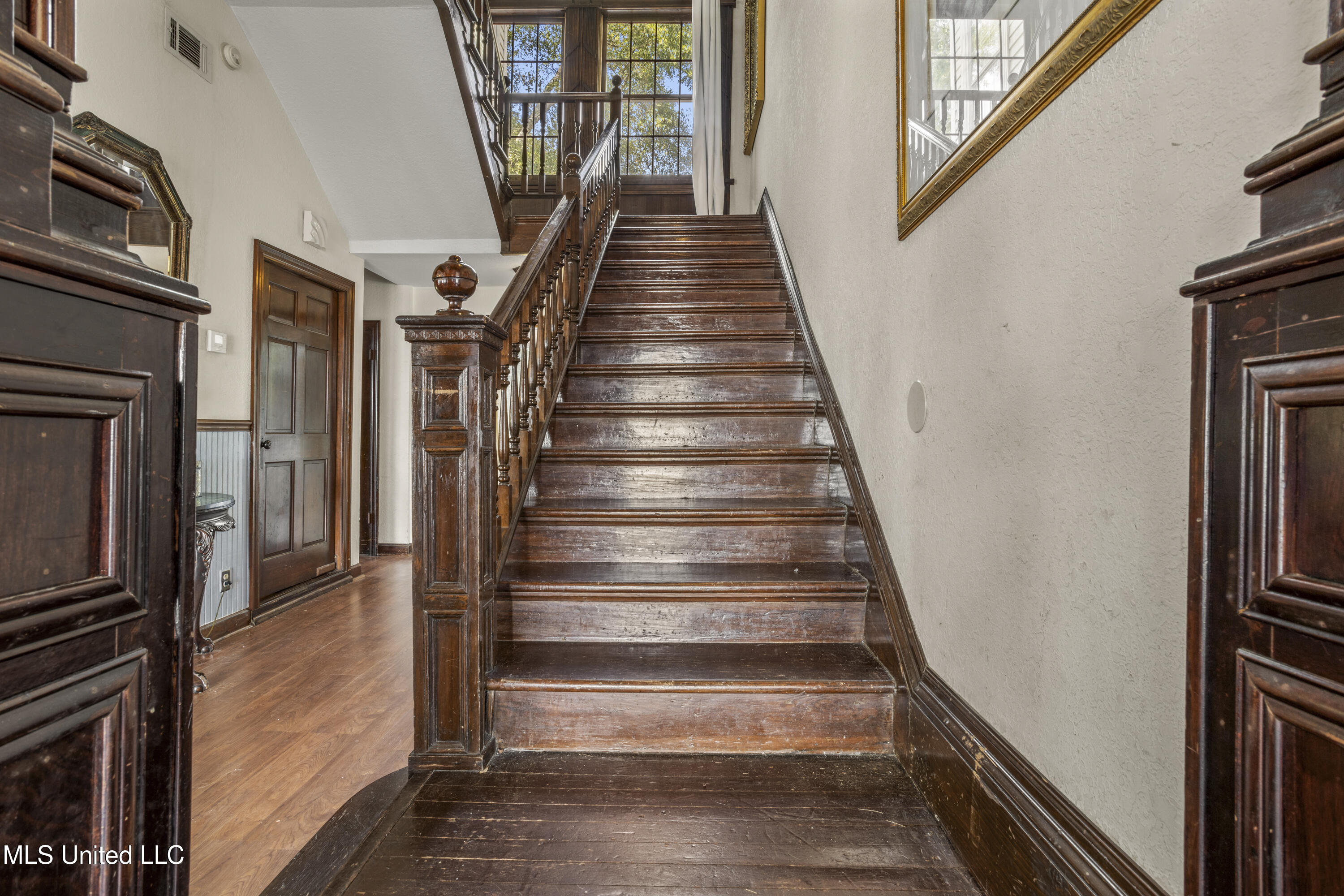 1096 Beach Boulevard Property Photo 25