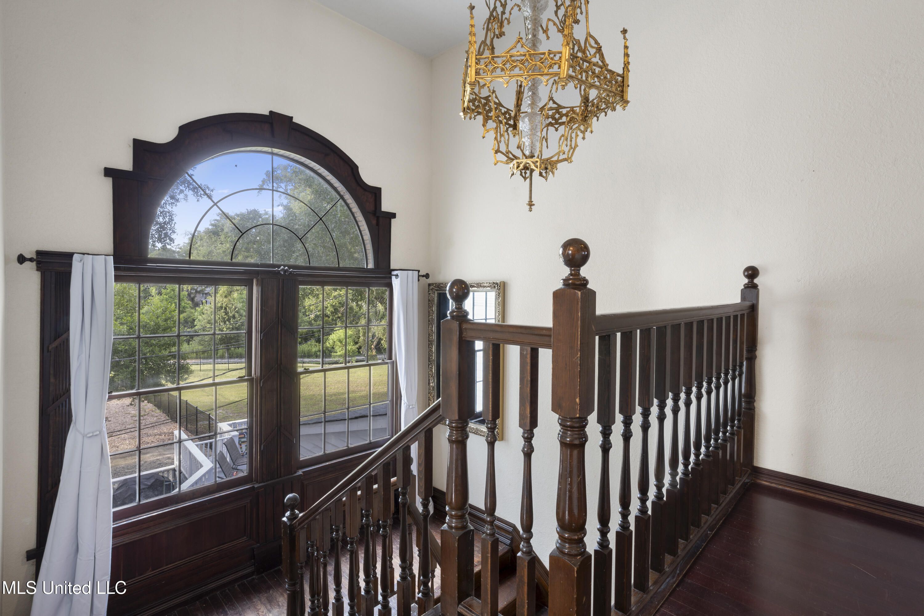 1096 Beach Boulevard Property Photo 27