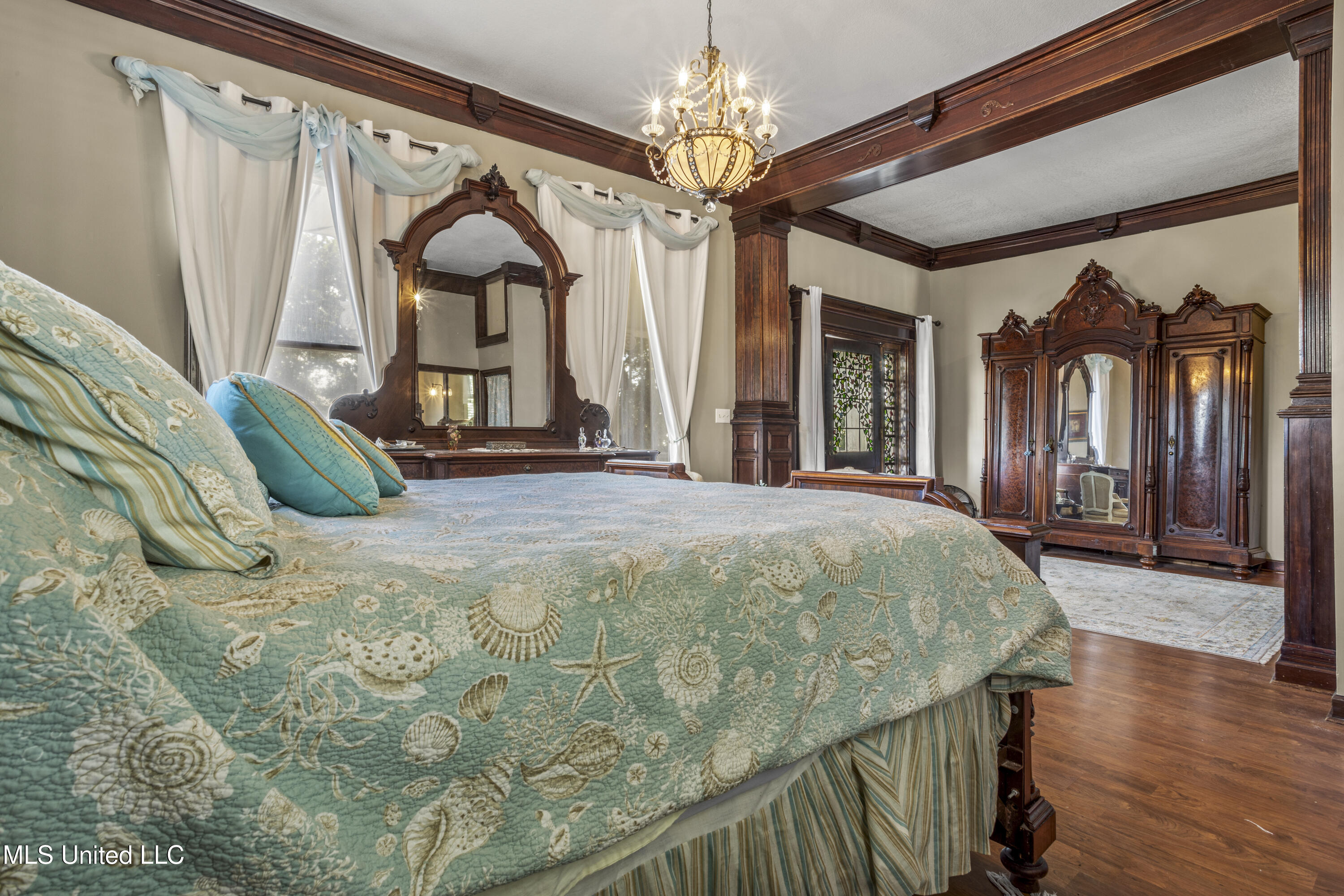 1096 Beach Boulevard Property Photo 30