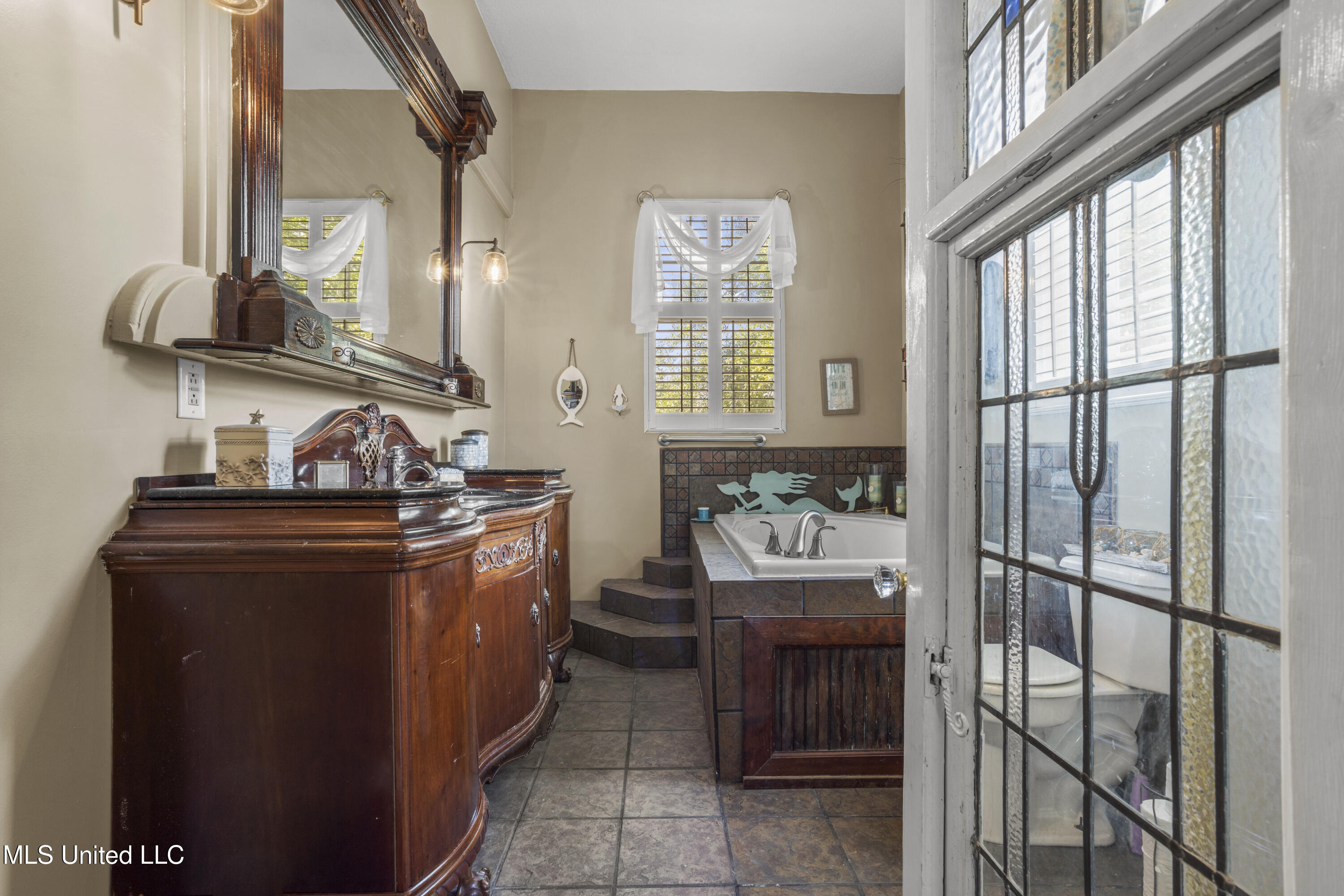1096 Beach Boulevard Property Photo 31
