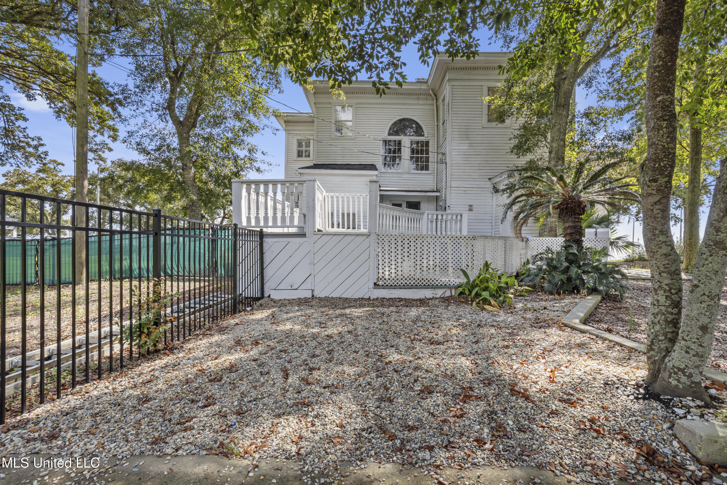 1096 Beach Boulevard Property Photo 43