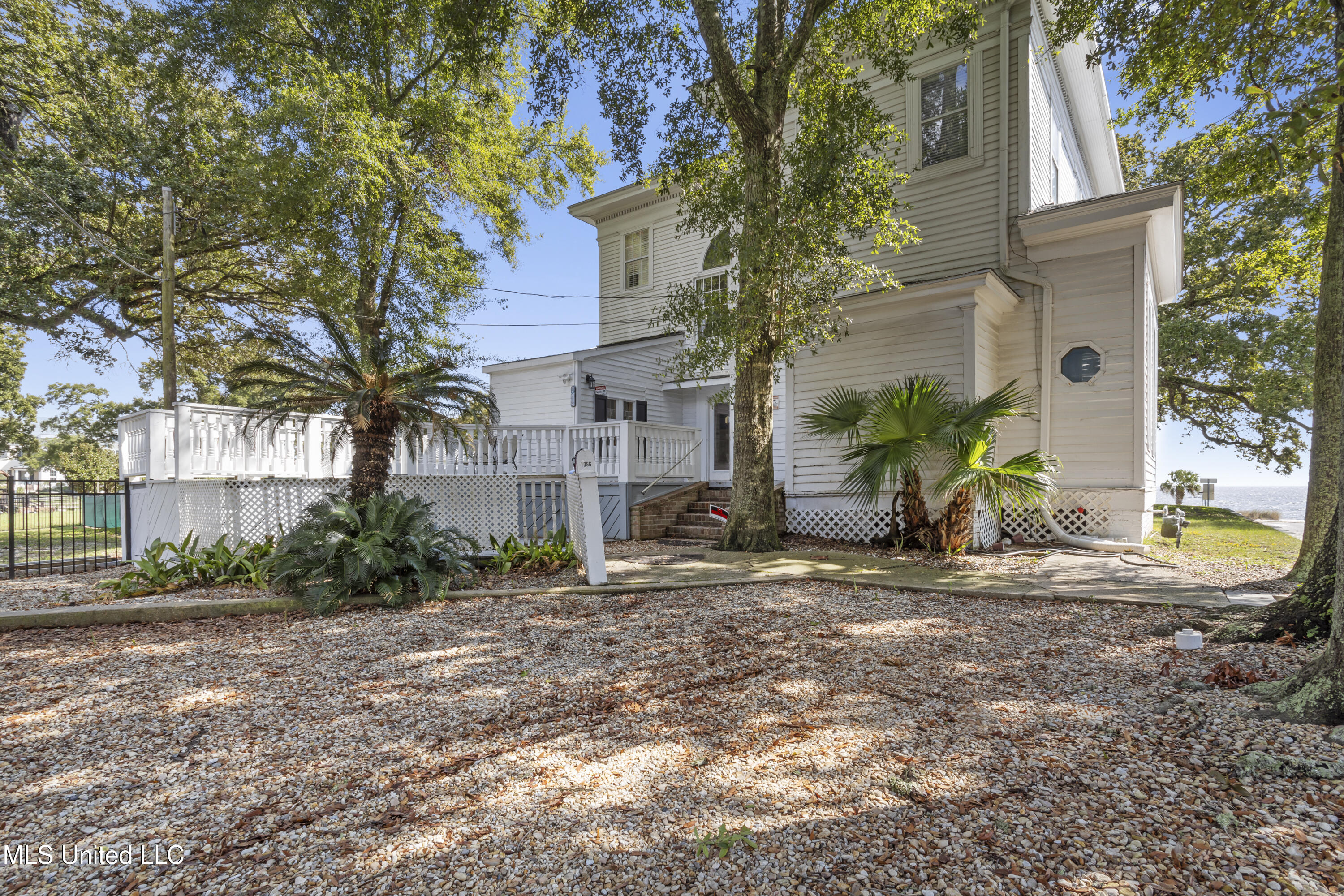 1096 Beach Boulevard Property Photo 44