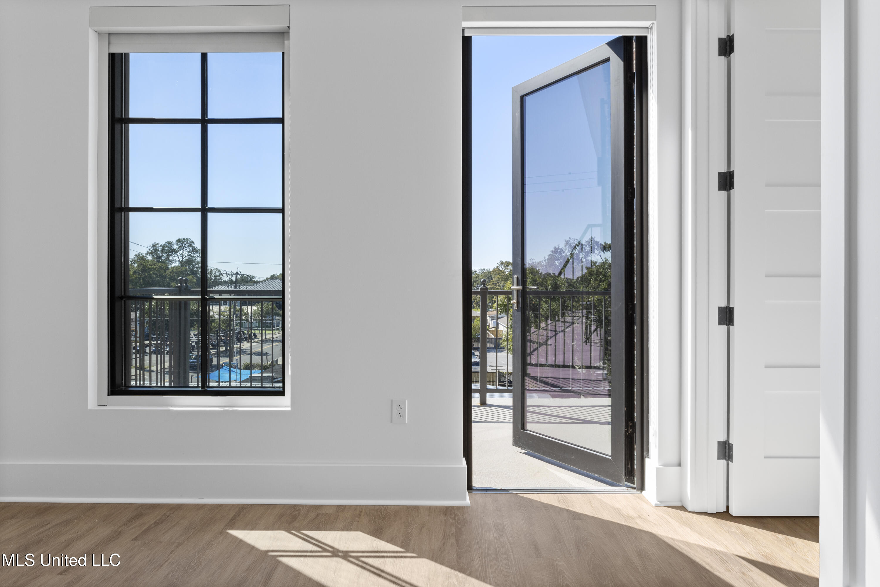 1515 Government Street Property Photo 3