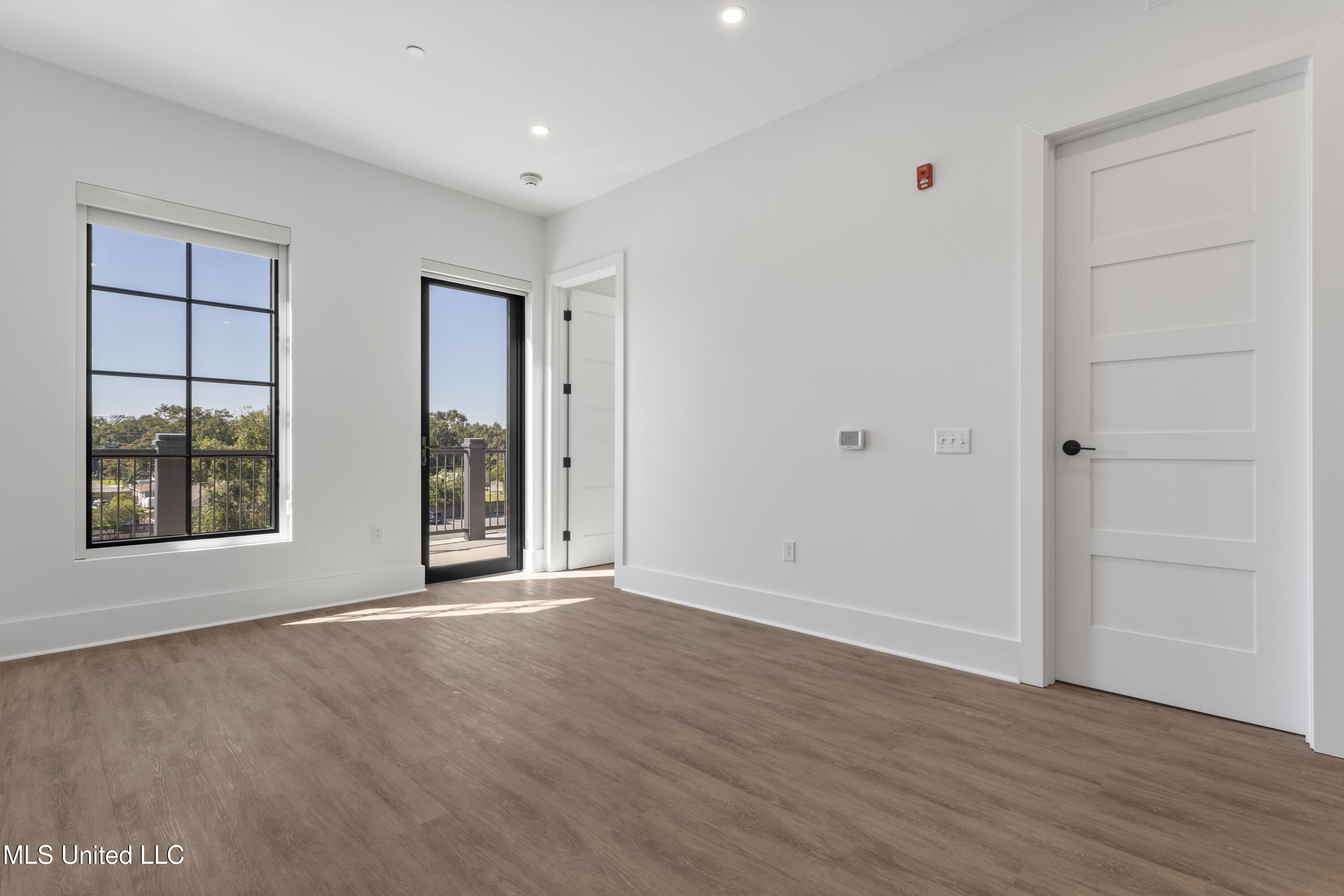 1515 Government Street Property Photo 5