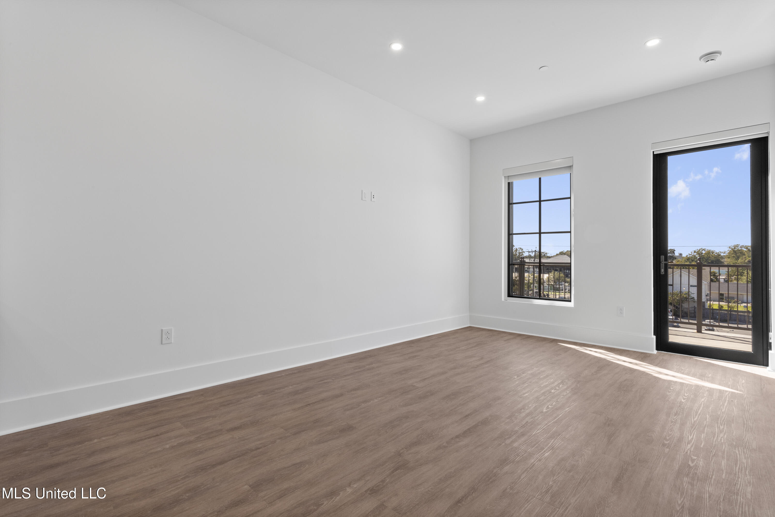 1515 Government Street Property Photo 9