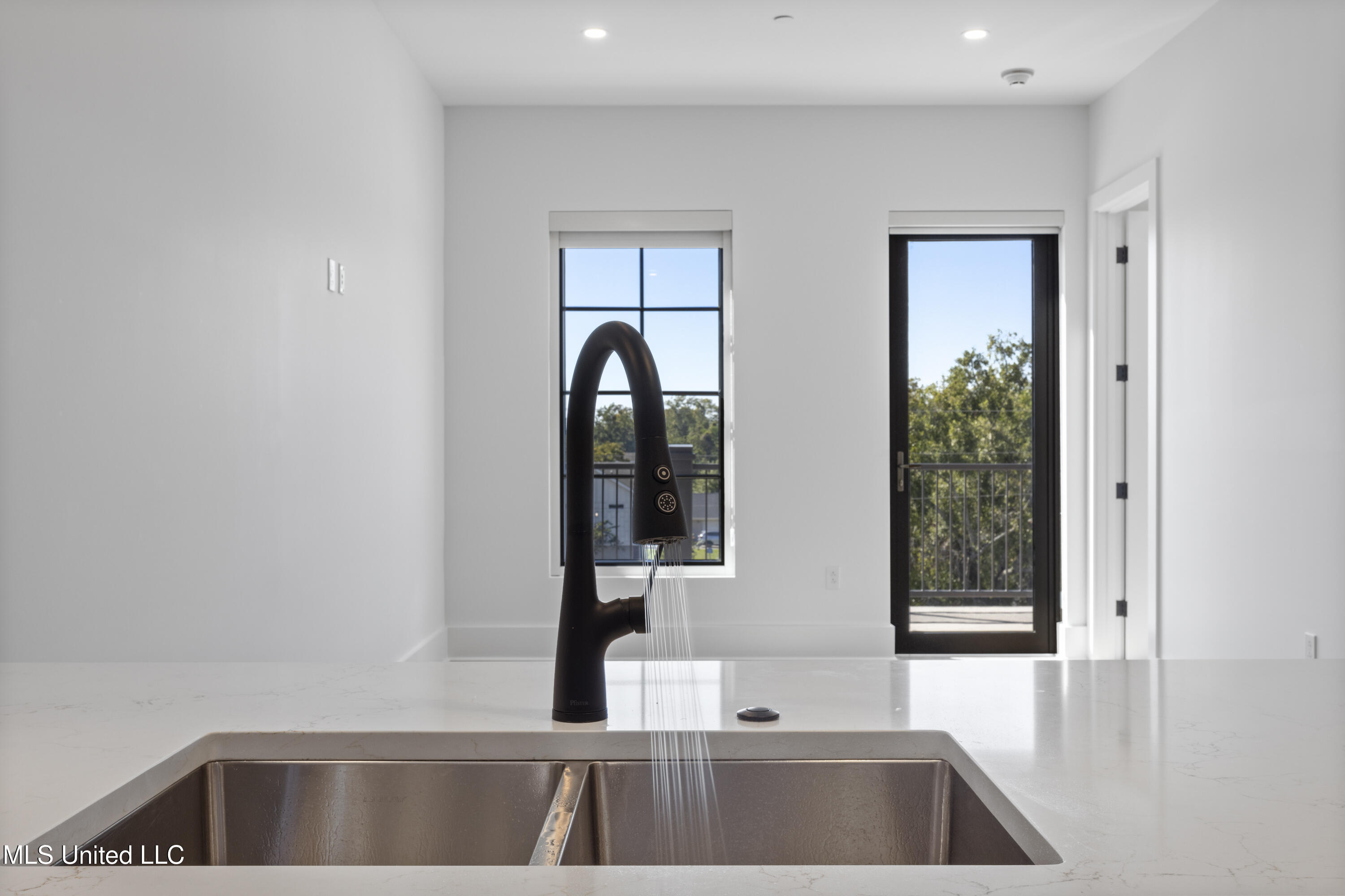 1515 Government Street Property Photo 18