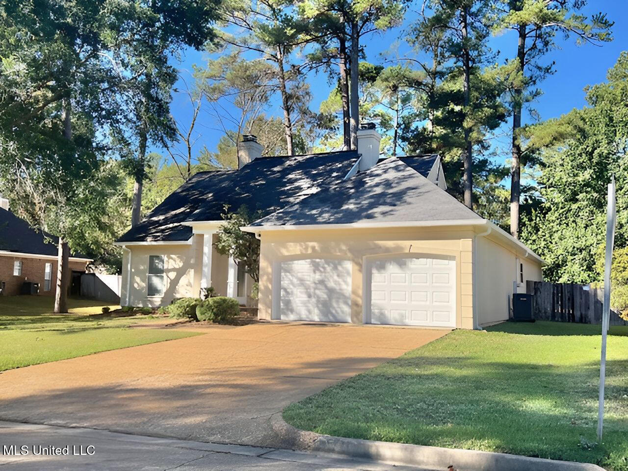 421 Autumn Creek Drive Property Photo 2