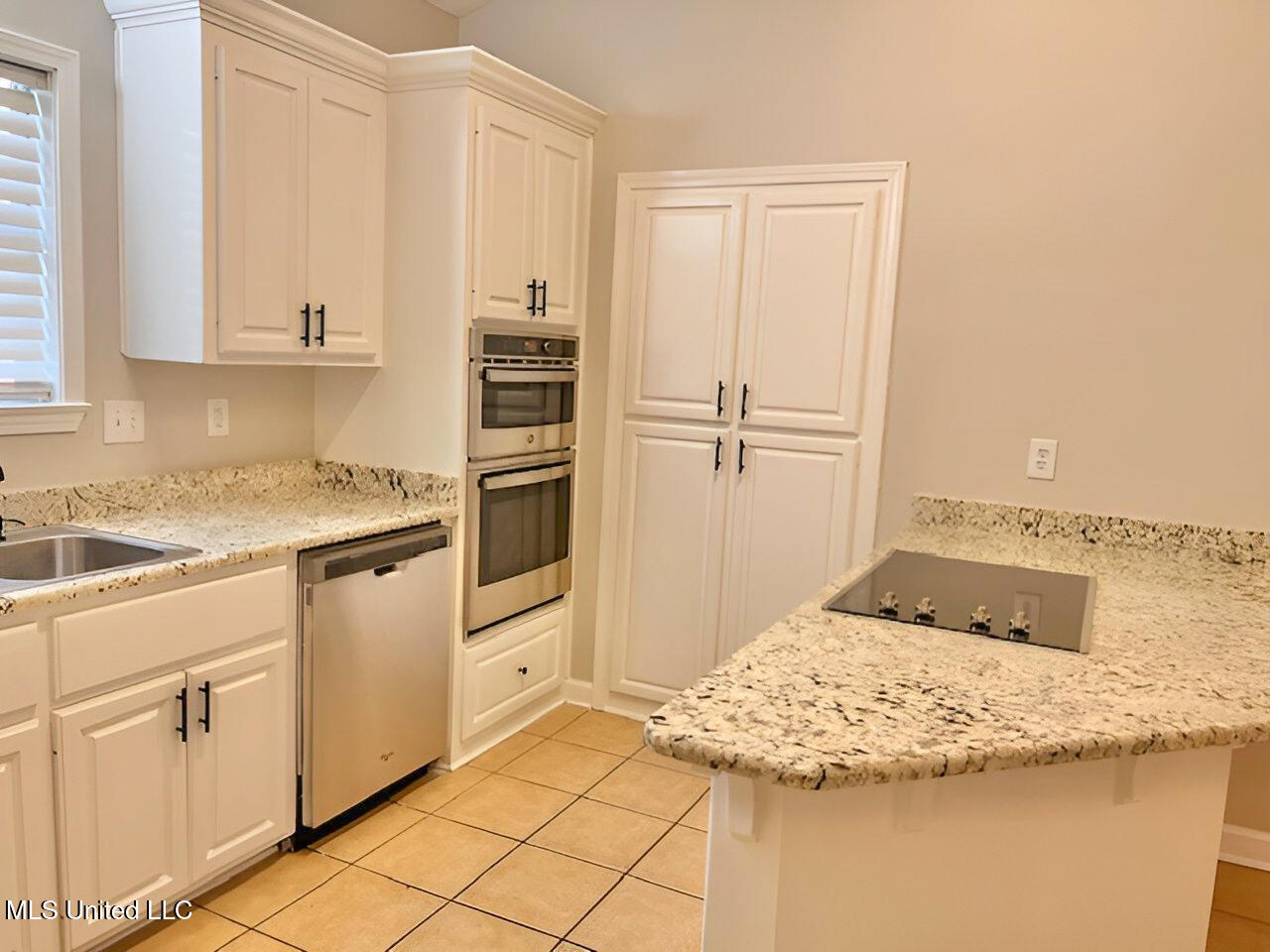 421 Autumn Creek Drive Property Photo 8