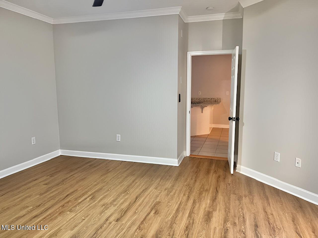 421 Autumn Creek Drive Property Photo 13