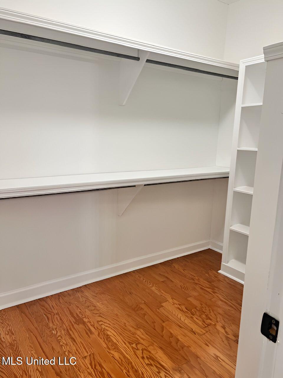 421 Autumn Creek Drive Property Photo 14