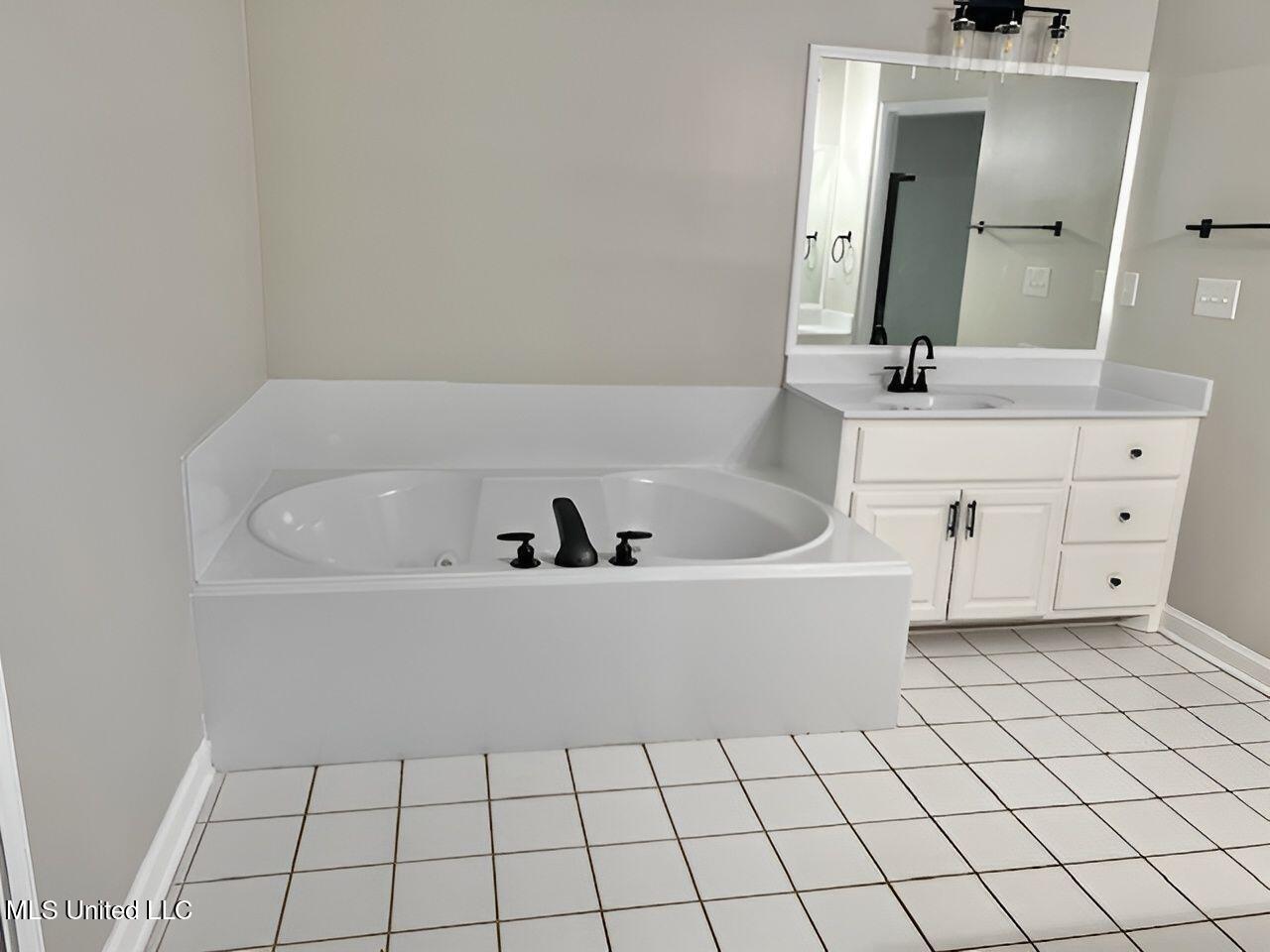 421 Autumn Creek Drive Property Photo 15