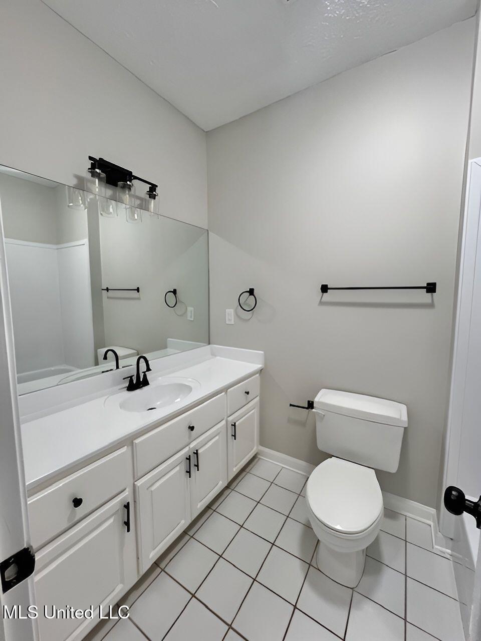 421 Autumn Creek Drive Property Photo 28