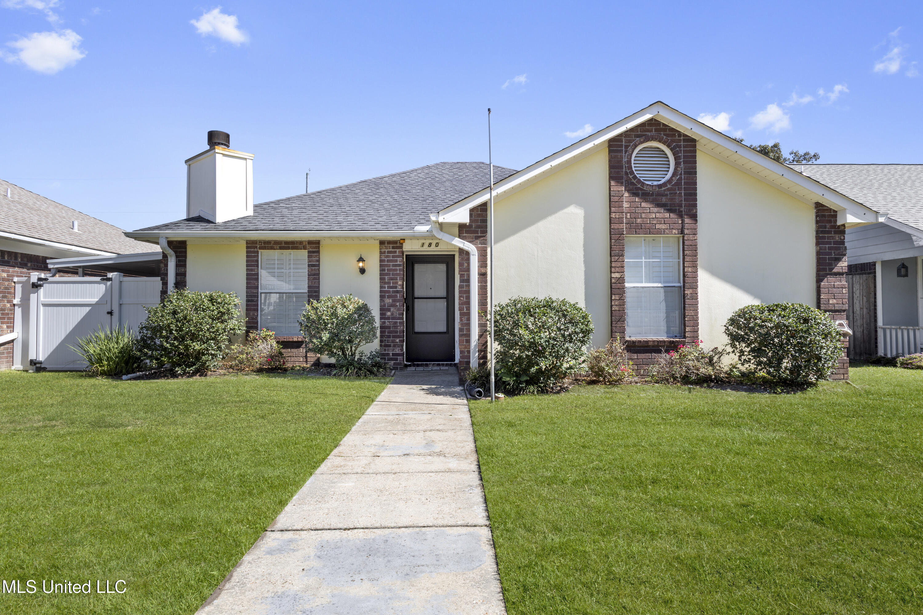 180 Briarfield Avenue Property Photo 1