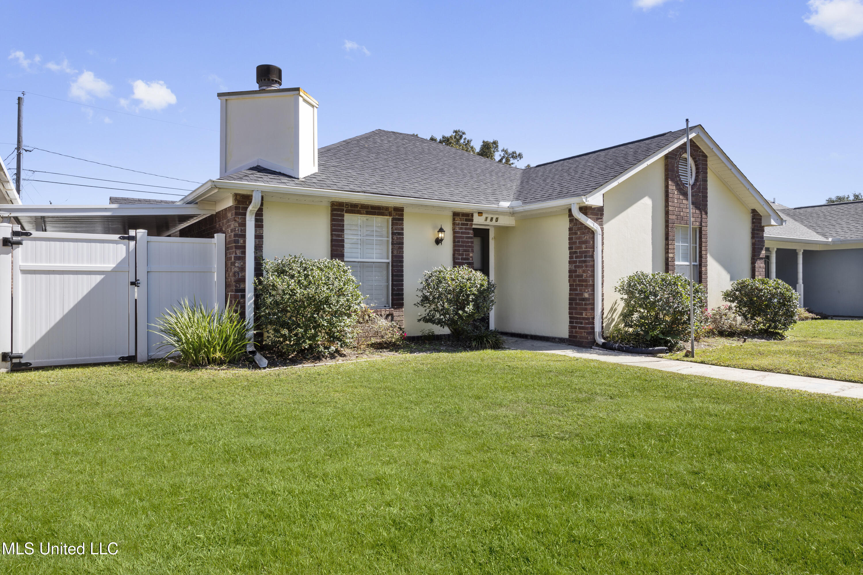 180 Briarfield Avenue Property Photo 3