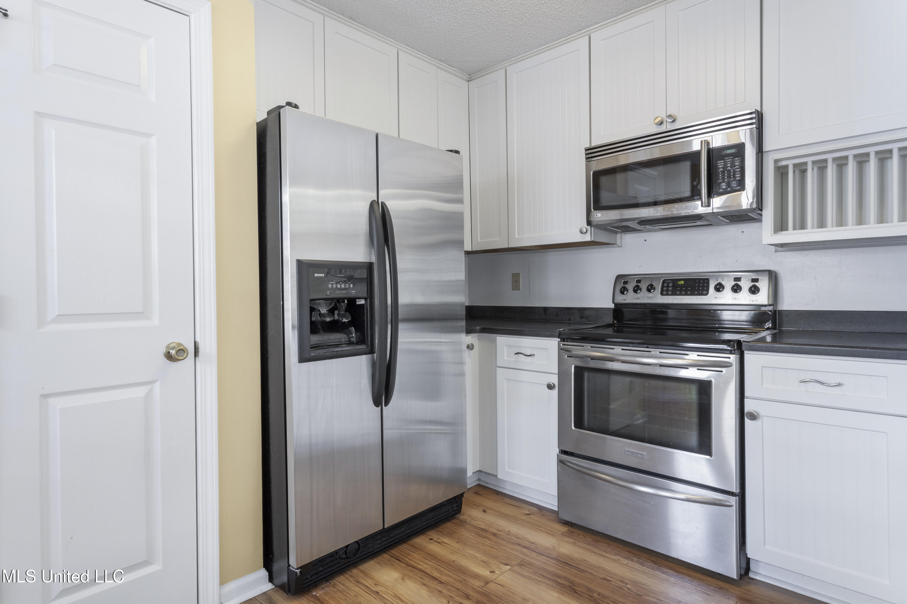 180 Briarfield Avenue Property Photo 10