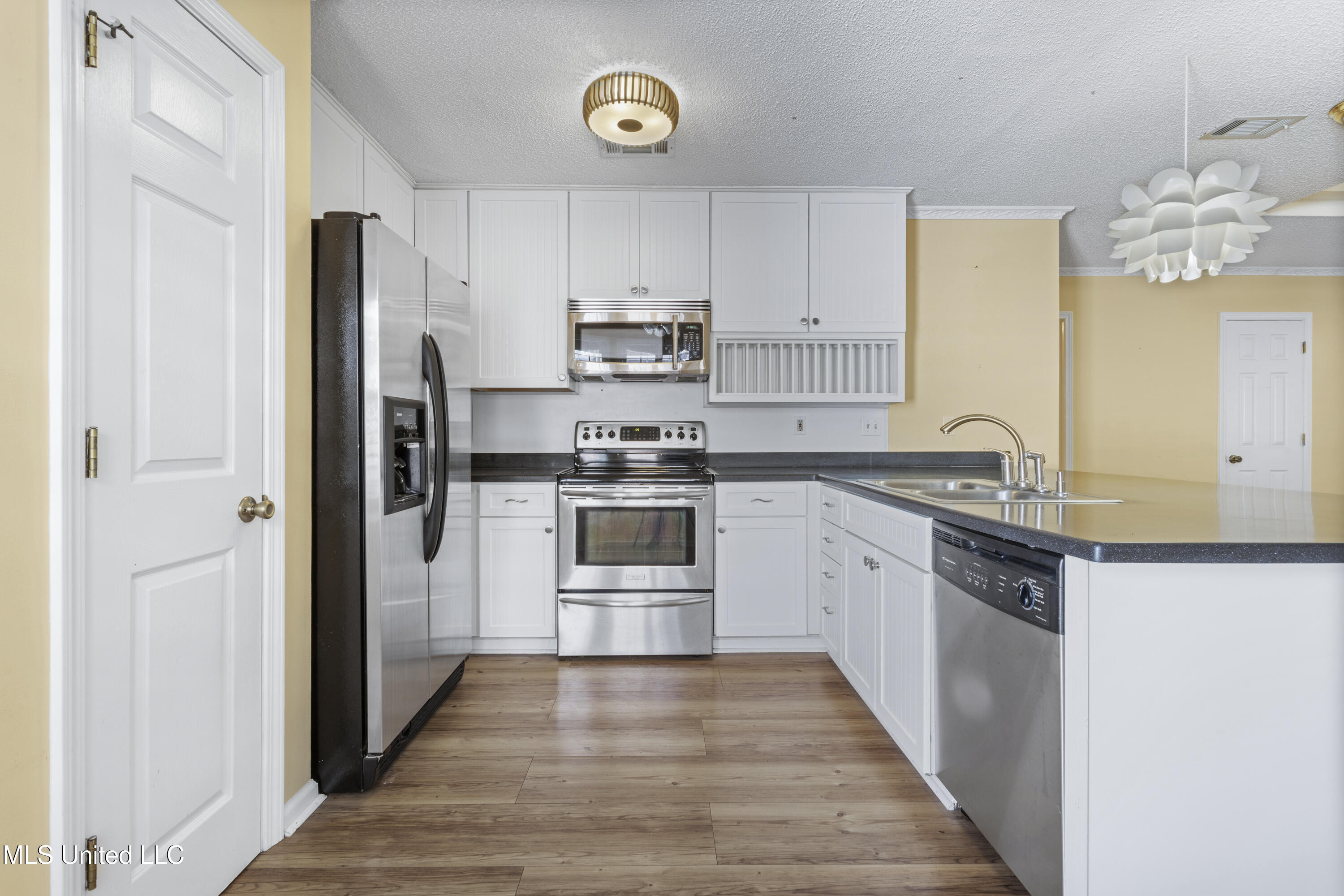 180 Briarfield Avenue Property Photo 11