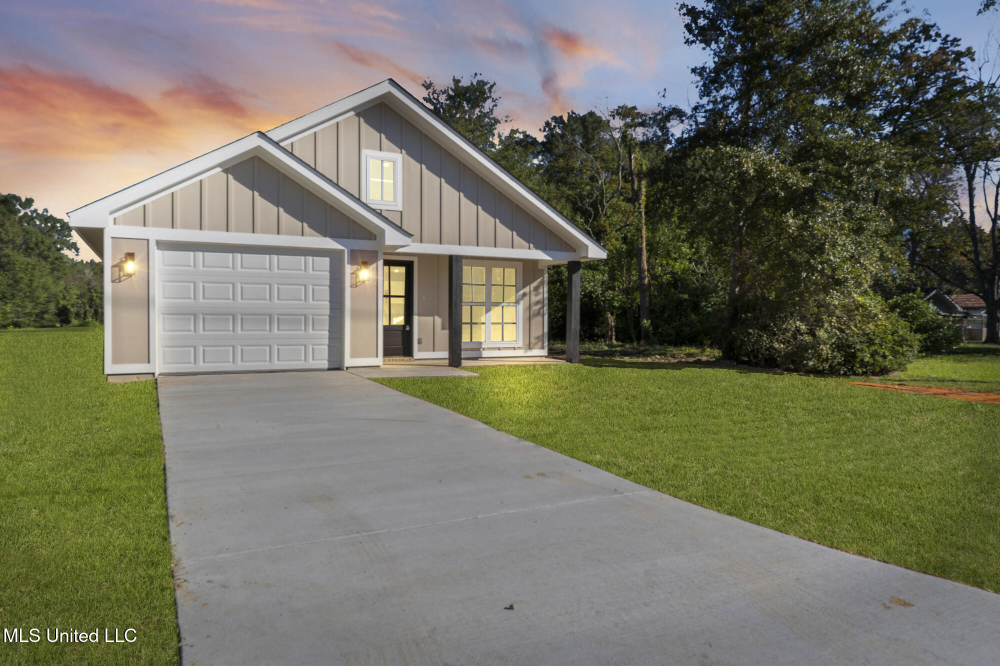 1429 W 7th Street Property Photo 3