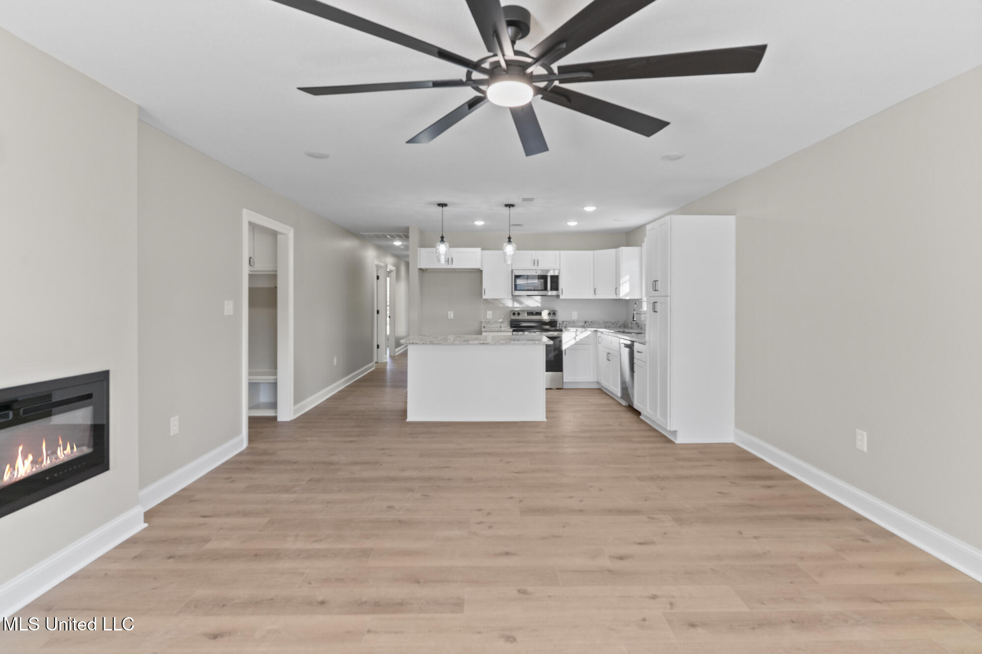 1429 W 7th Street Property Photo 6