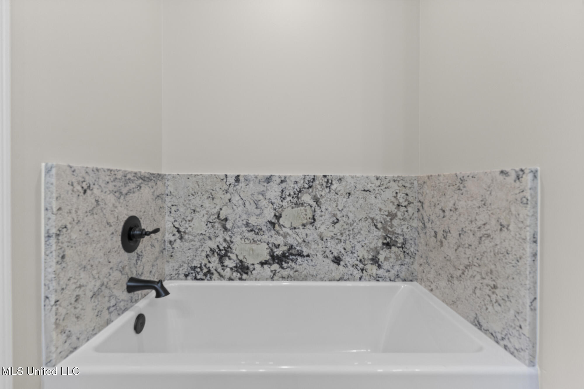 1429 W 7th Street Property Photo 20