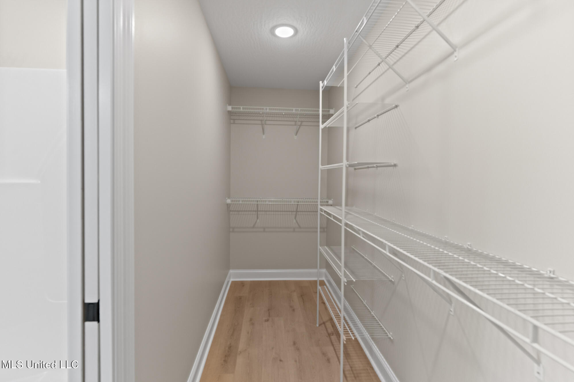 1429 W 7th Street Property Photo 22