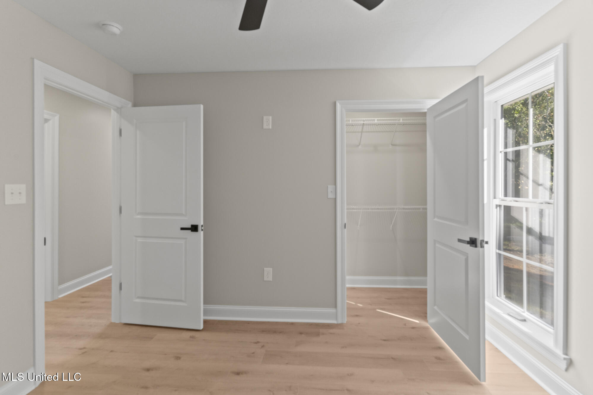 1429 W 7th Street Property Photo 29