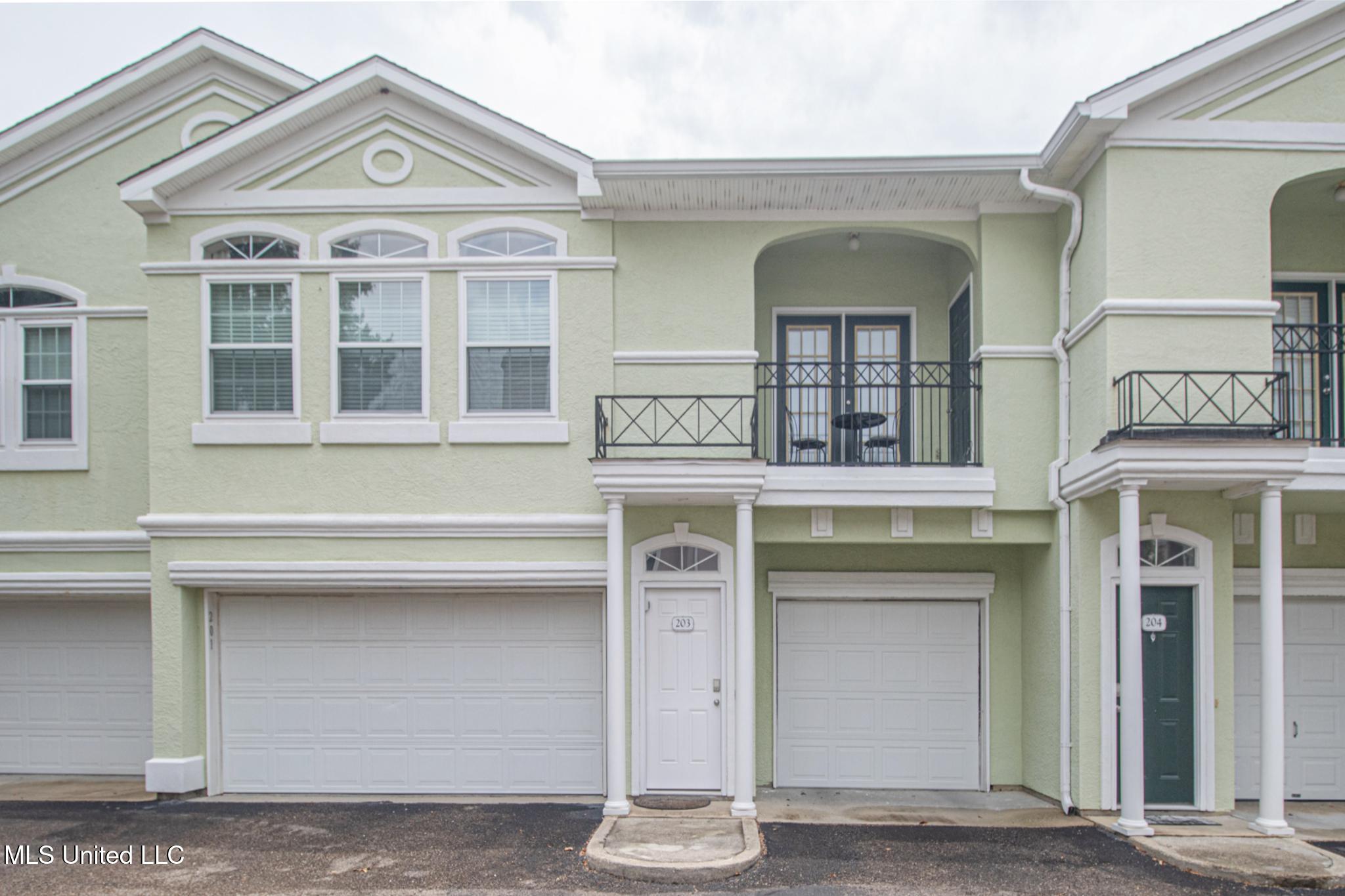 2252 Beach Drive Property Photo 1