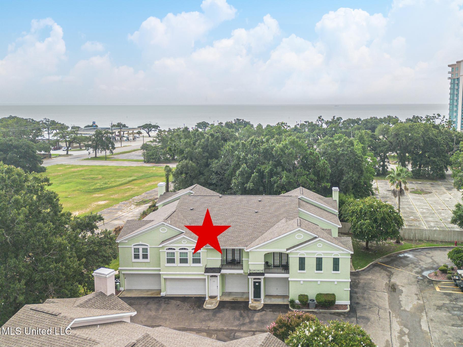 2252 Beach Drive Property Photo 2