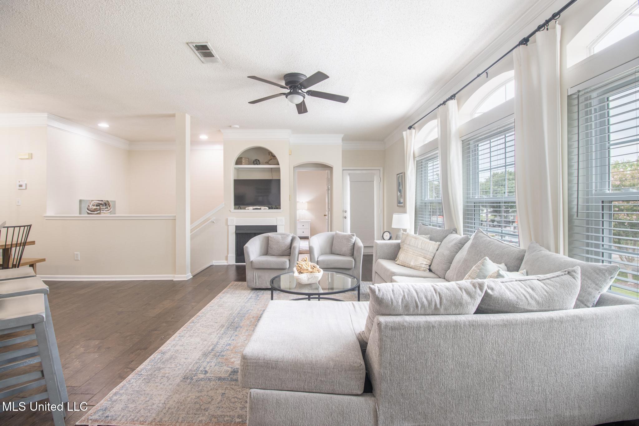 2252 Beach Drive Property Photo 7