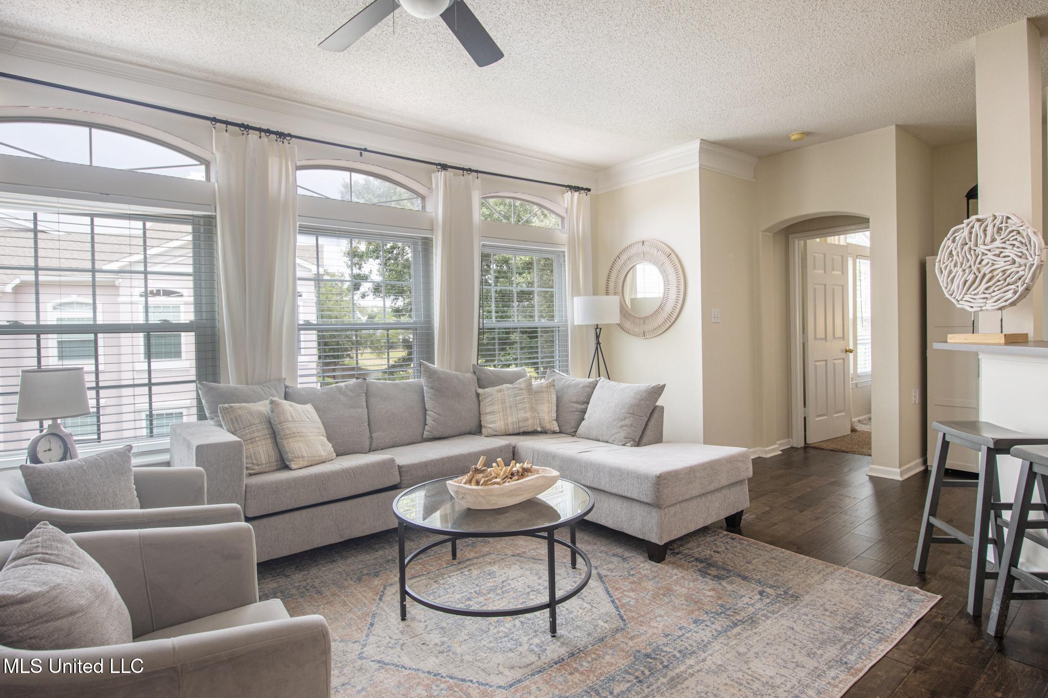 2252 Beach Drive Property Photo 8