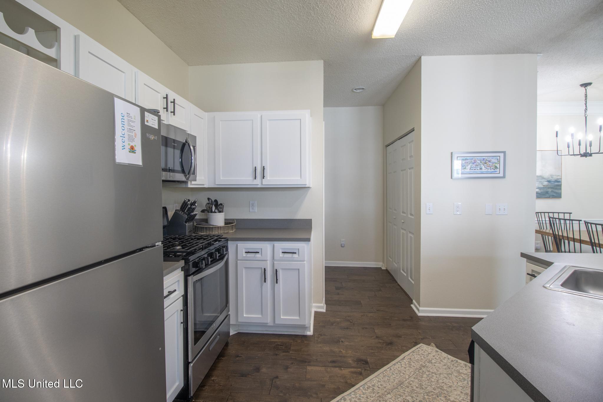 2252 Beach Drive Property Photo 12