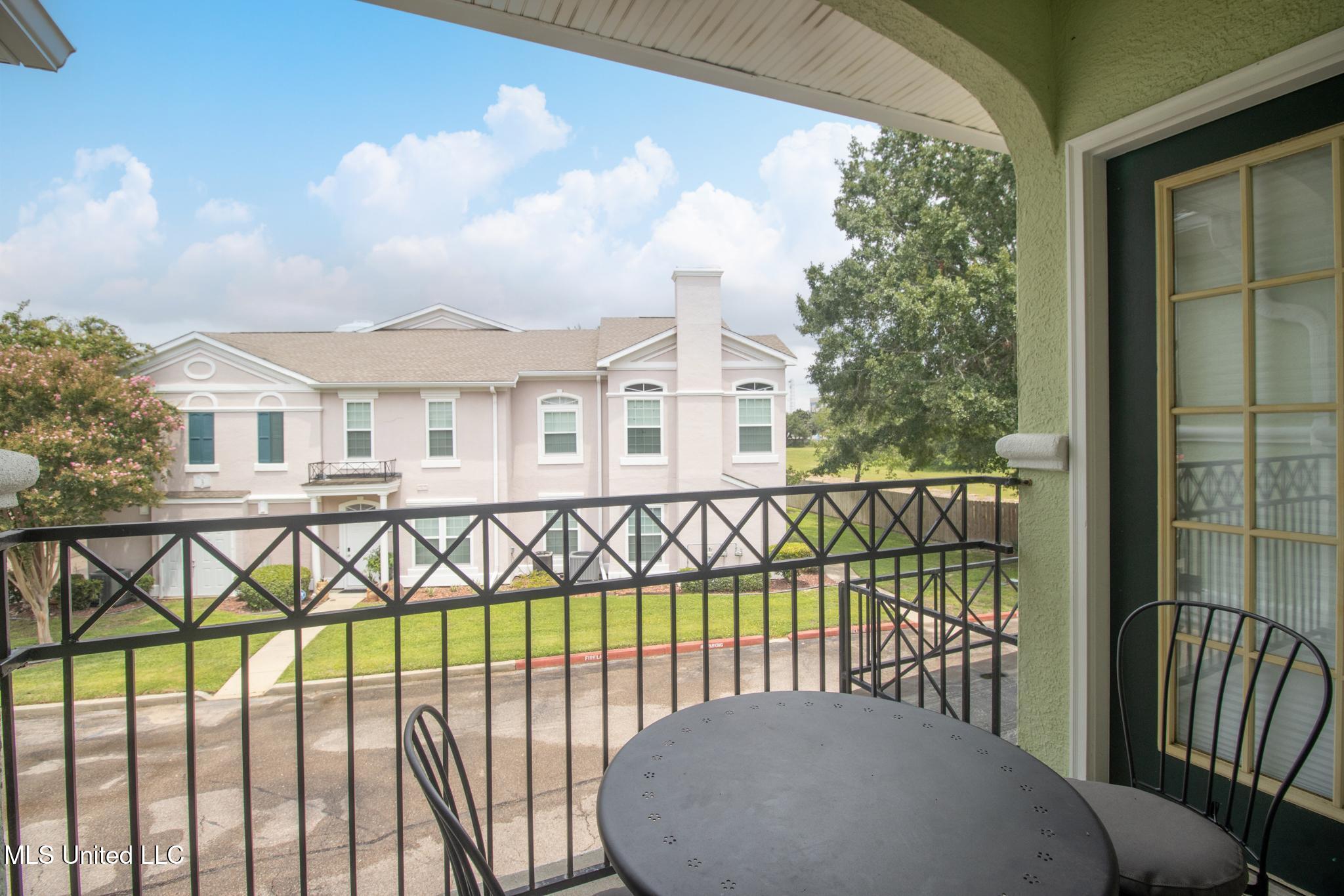 2252 Beach Drive Property Photo 15