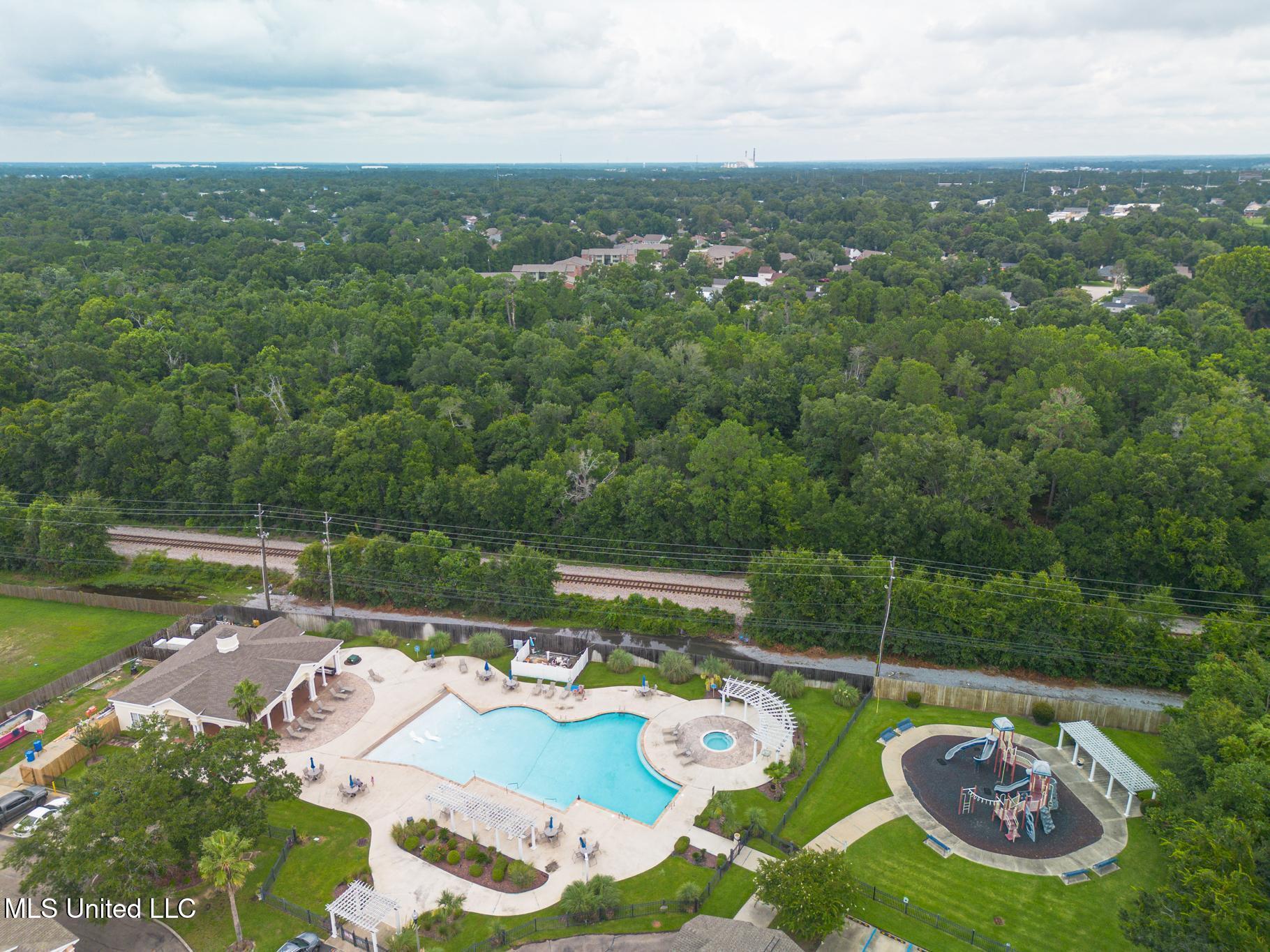 2252 Beach Drive Property Photo 24