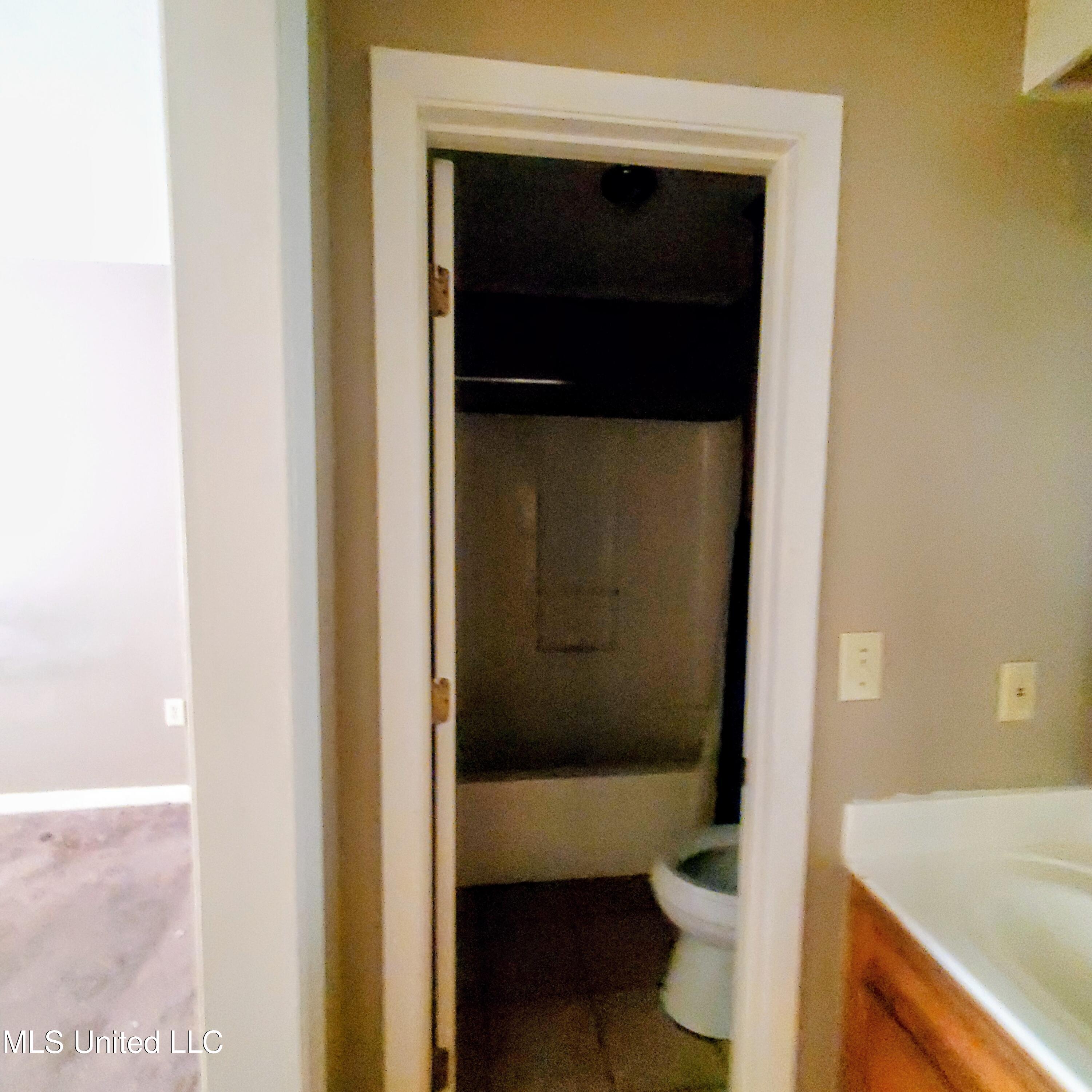 6173 Clarence Drive Property Photo 2