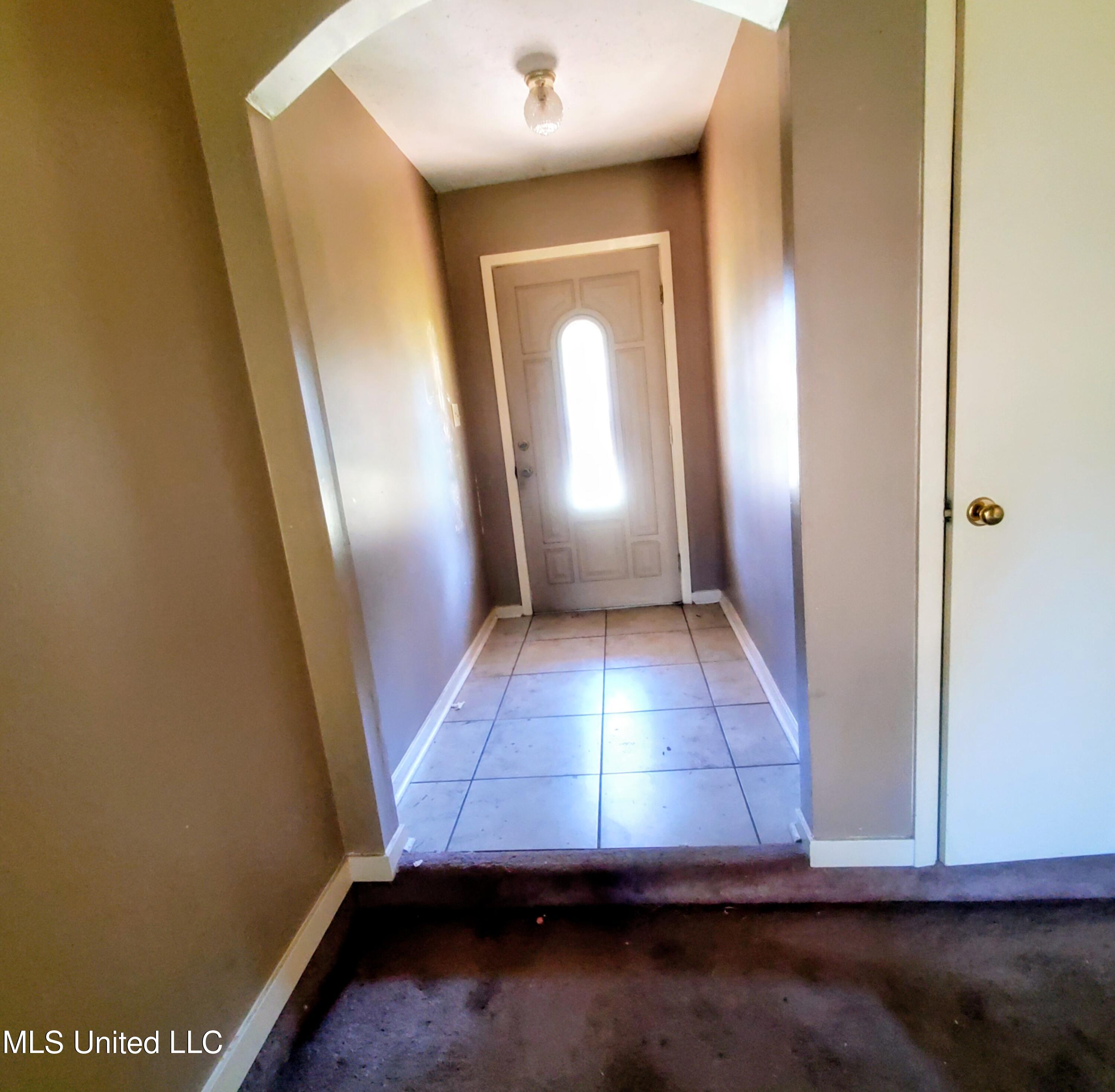 6173 Clarence Drive Property Photo 7