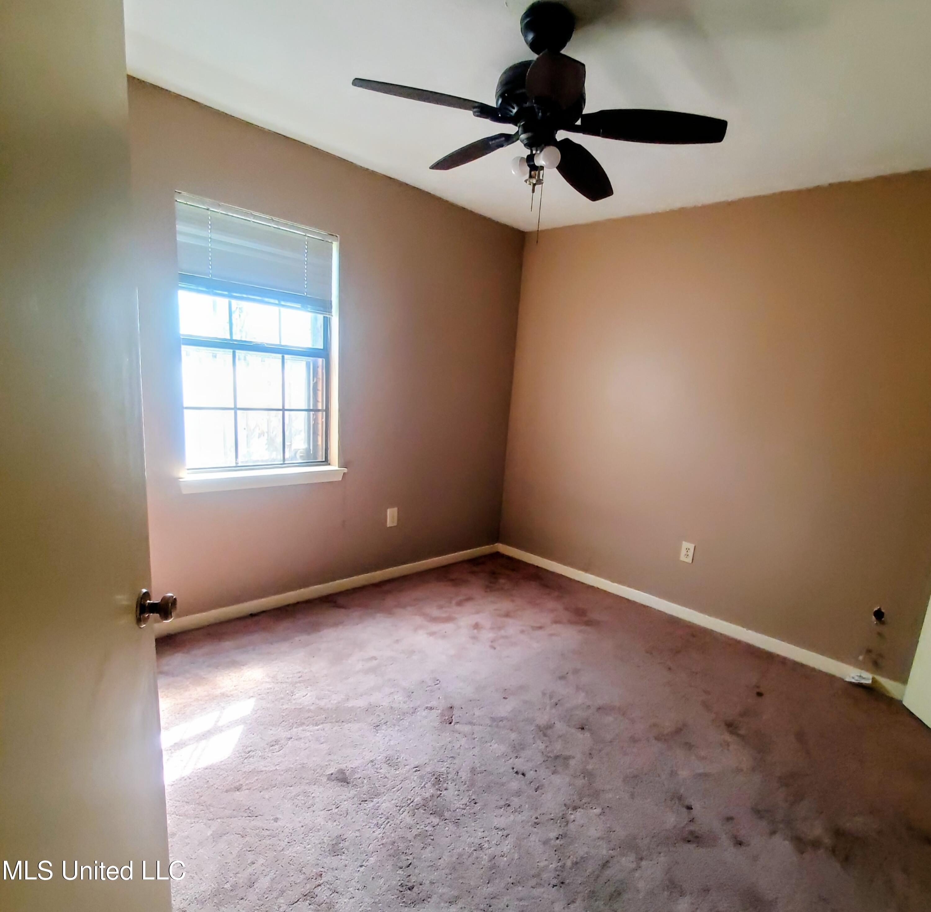 6173 Clarence Drive Property Photo 9