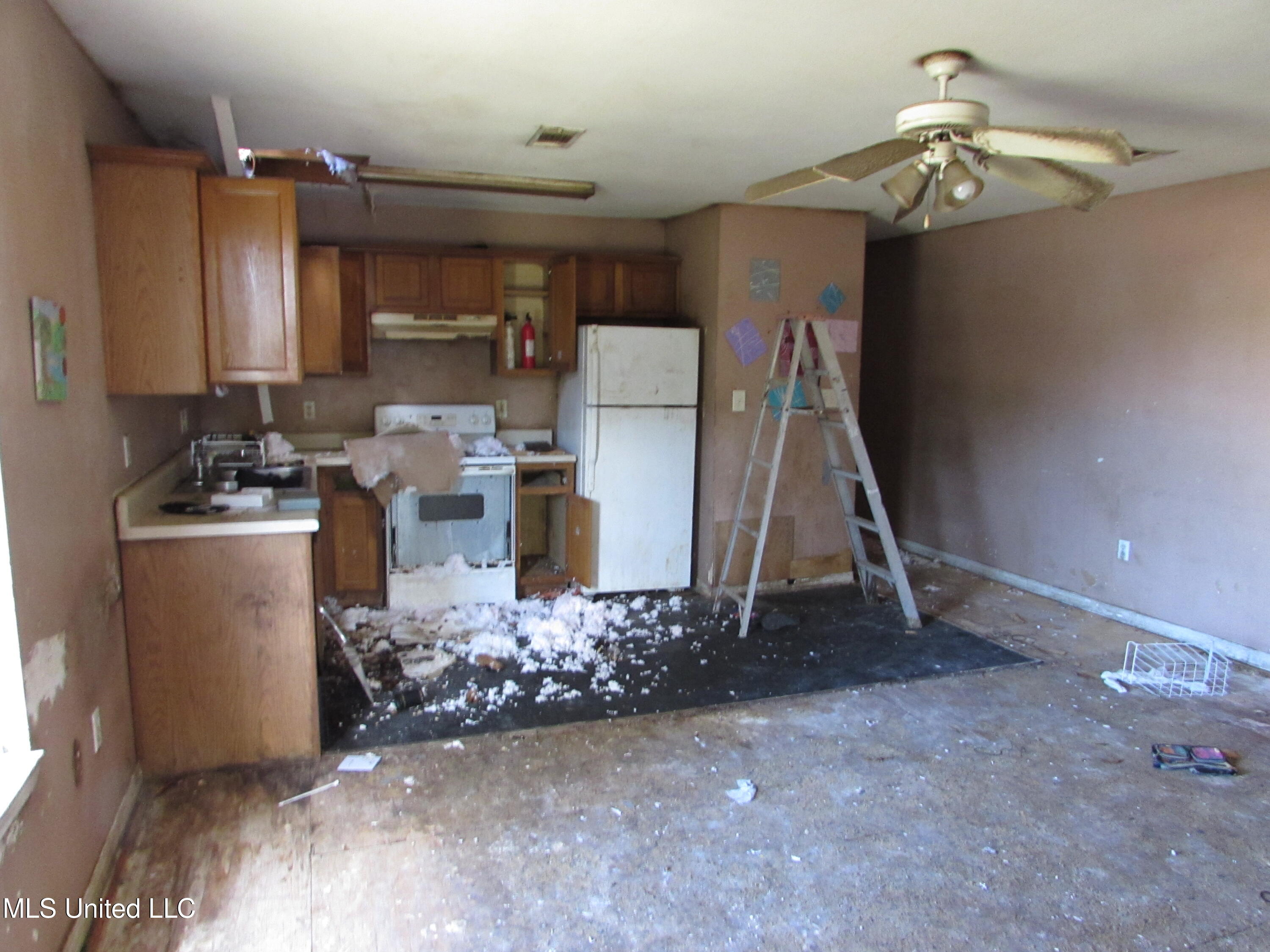 930 Park View Property Photo 2