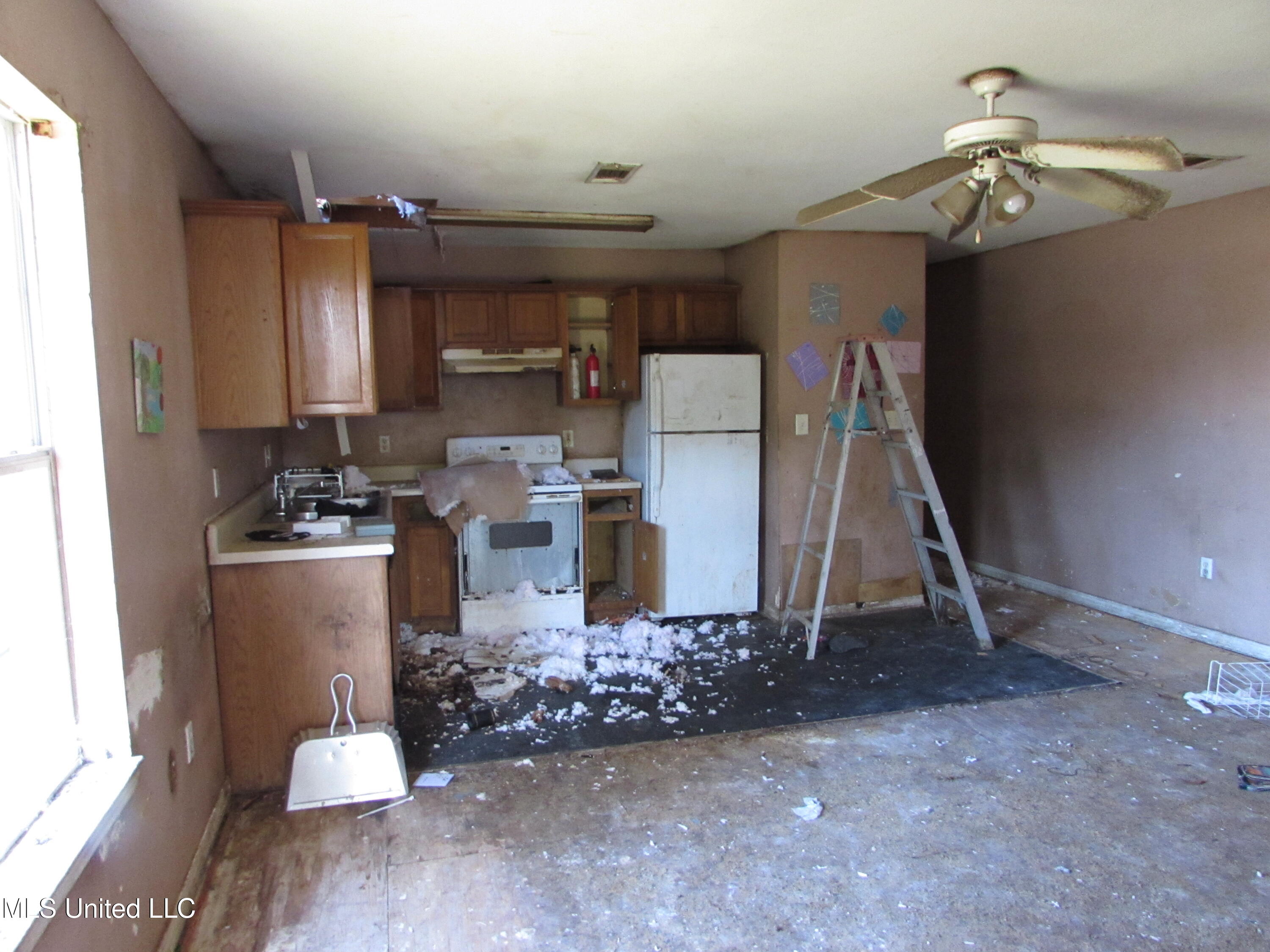 930 Park View Property Photo 4