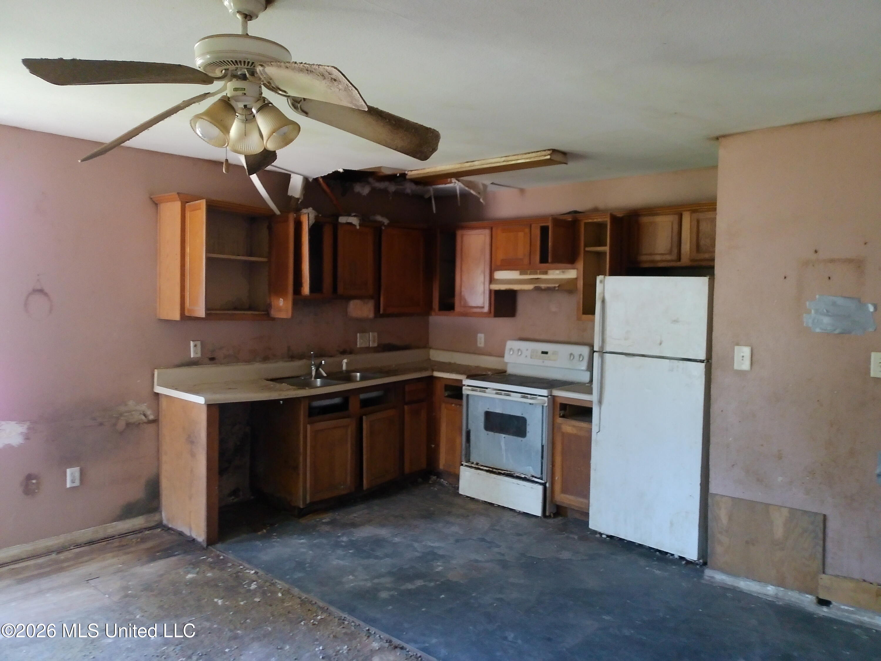 930 Park View Property Photo 4