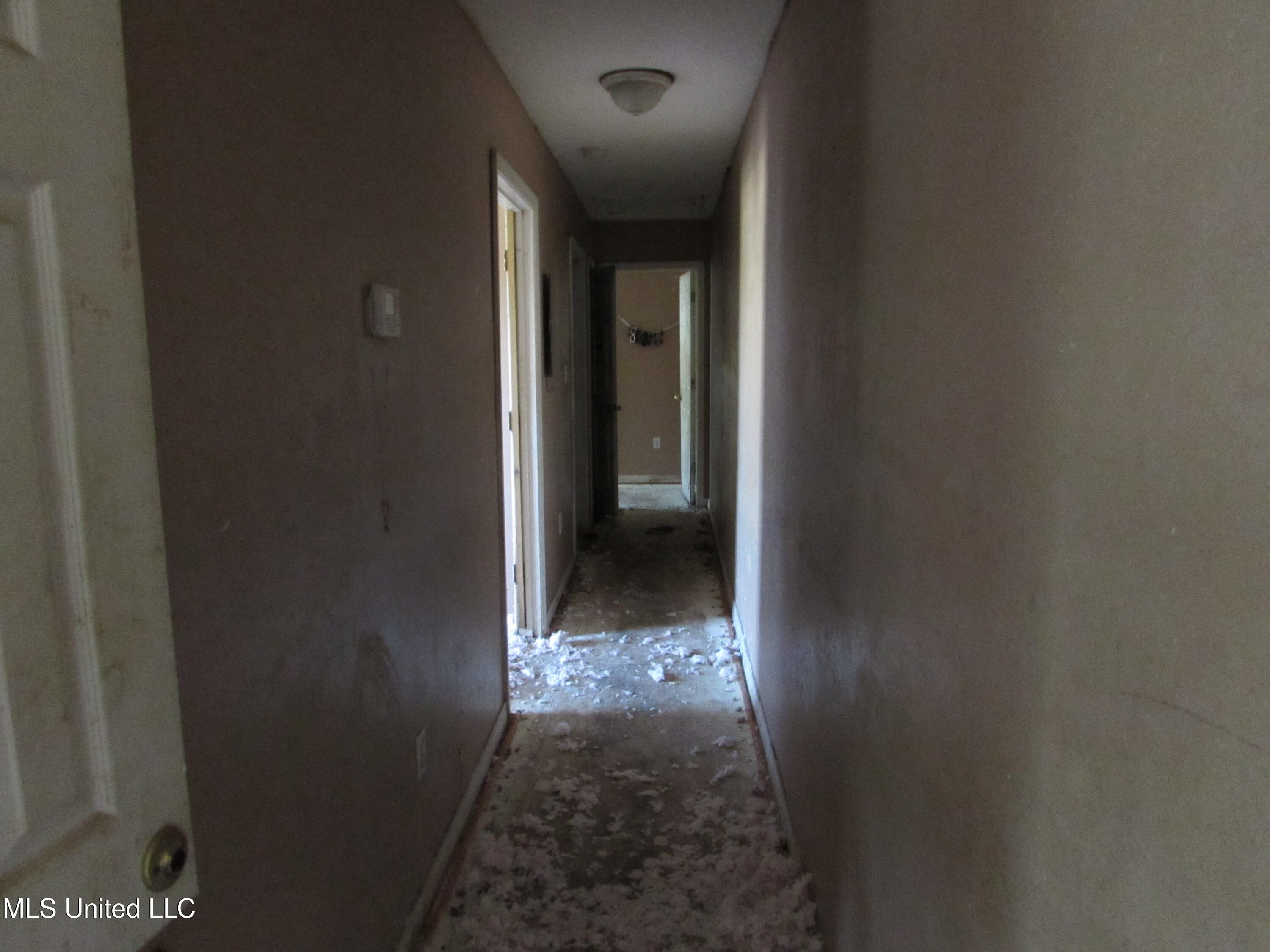930 Park View Property Photo 5
