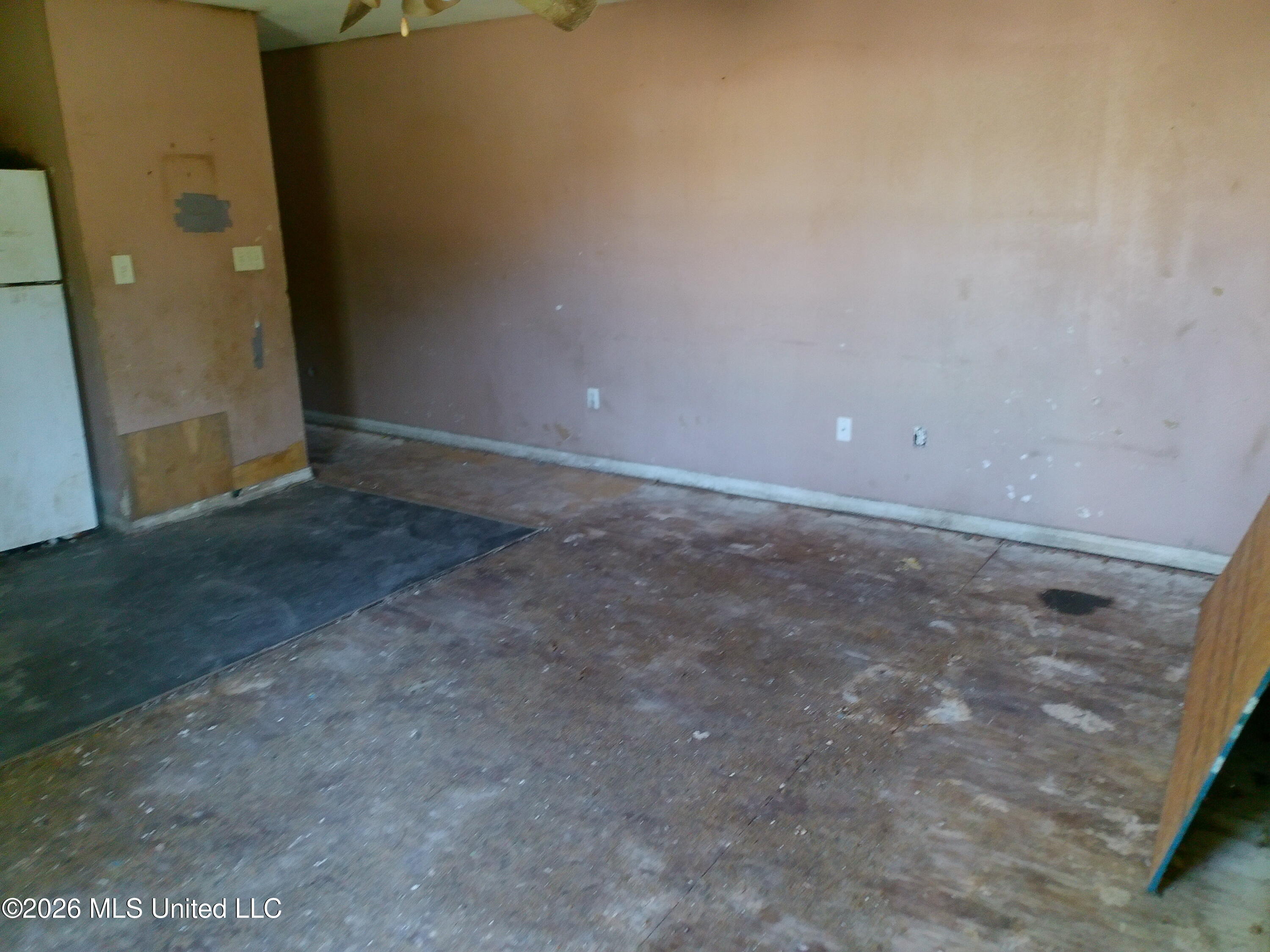 930 Park View Property Photo 5
