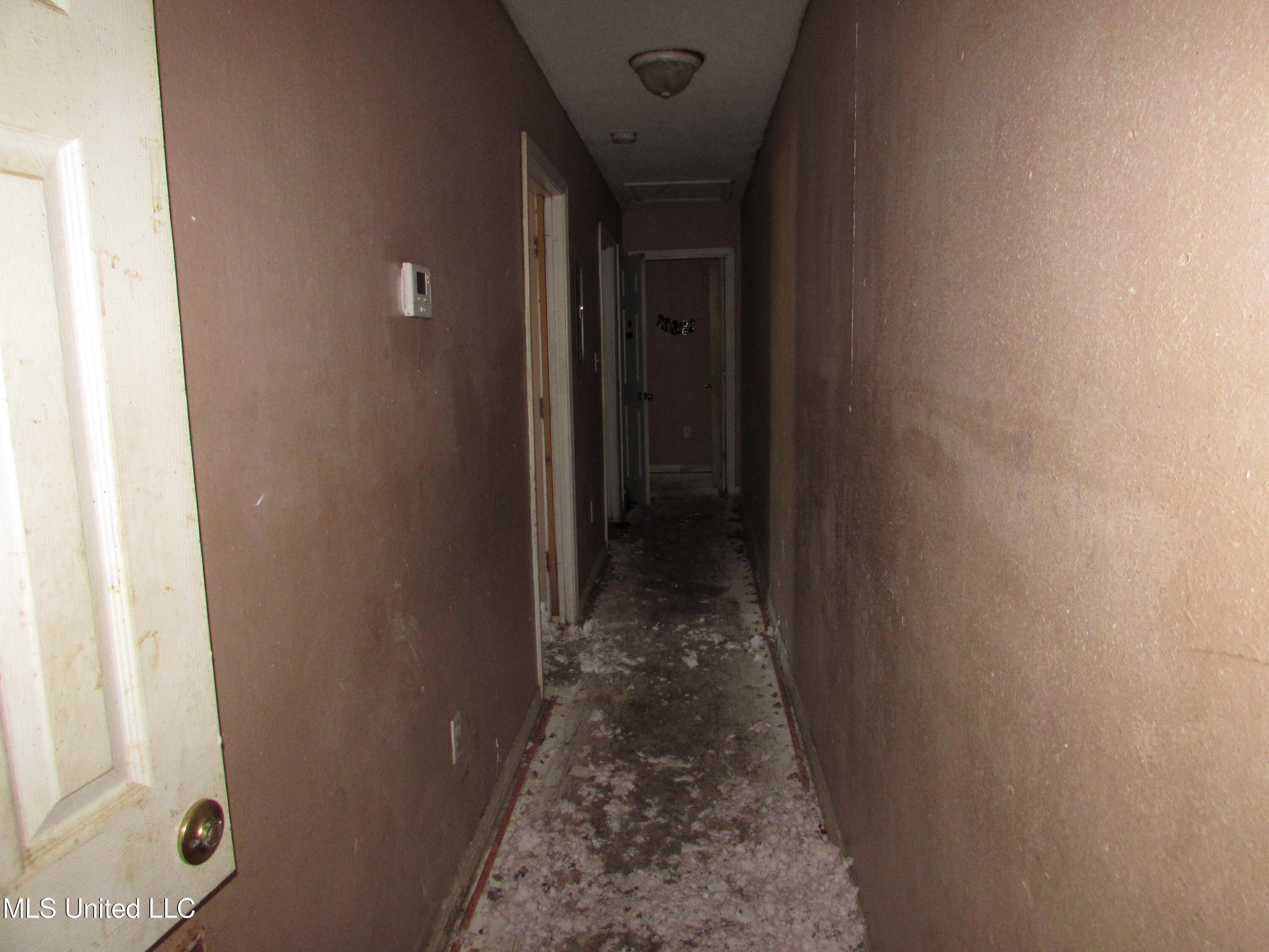 930 Park View Property Photo 6