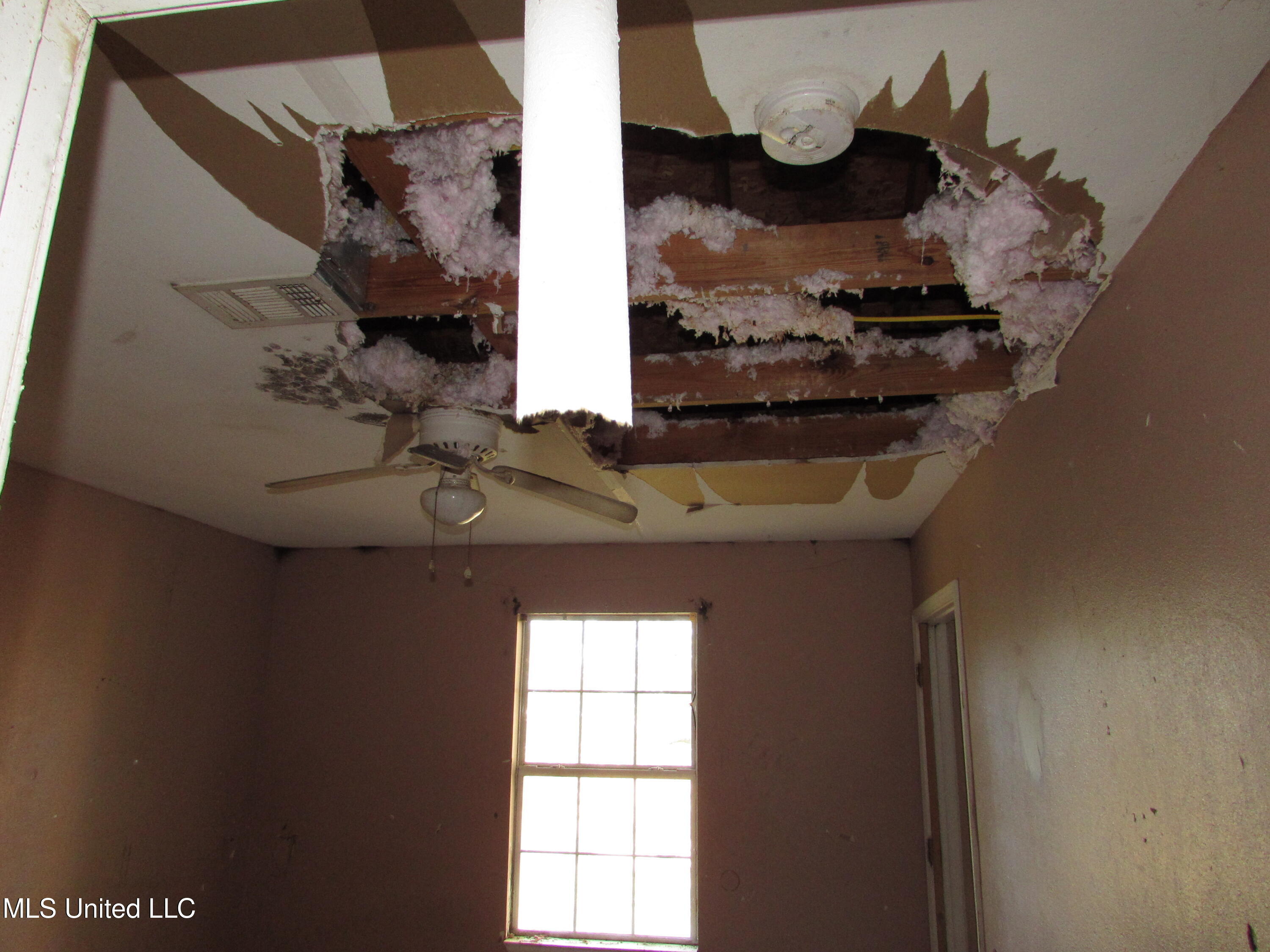 930 Park View Property Photo 7