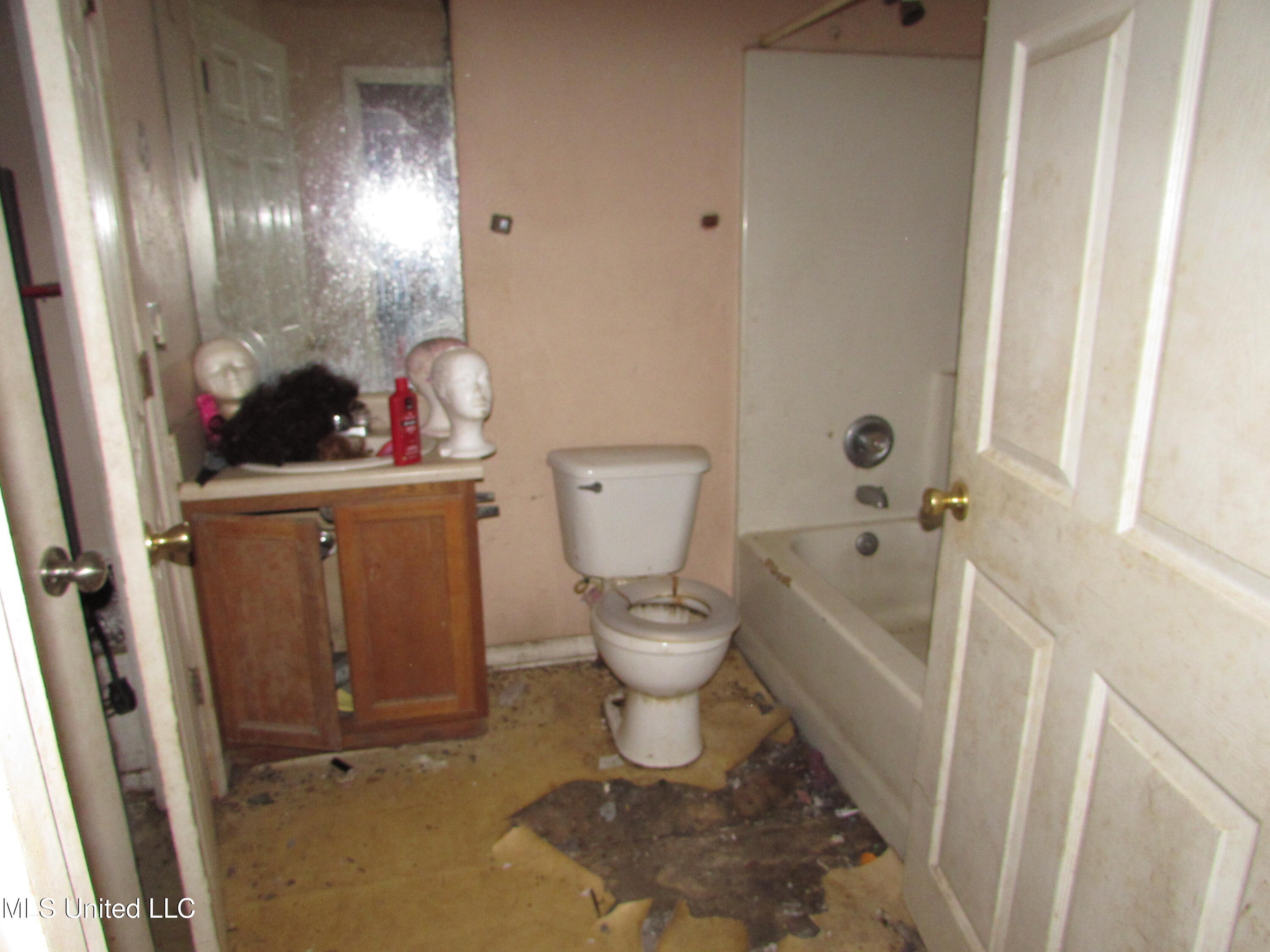 930 Park View Property Photo 9