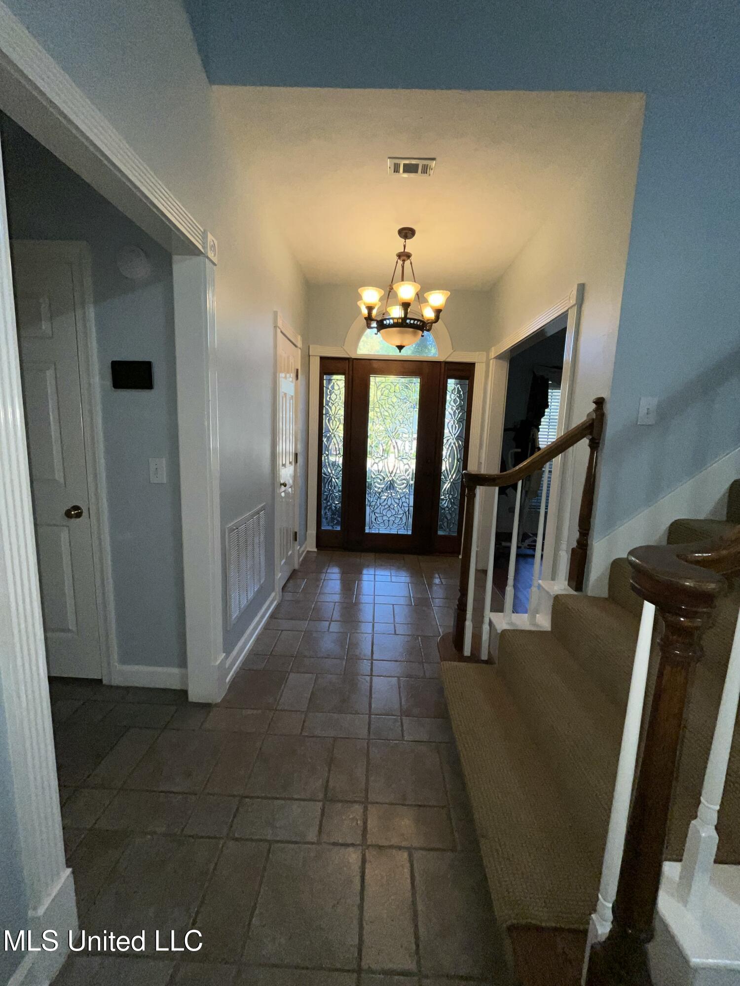 225 Northbay Drive Property Photo 4