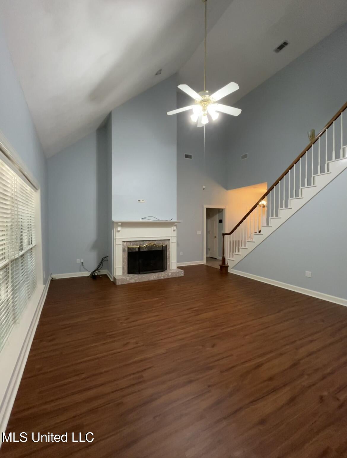 225 Northbay Drive Property Photo 6